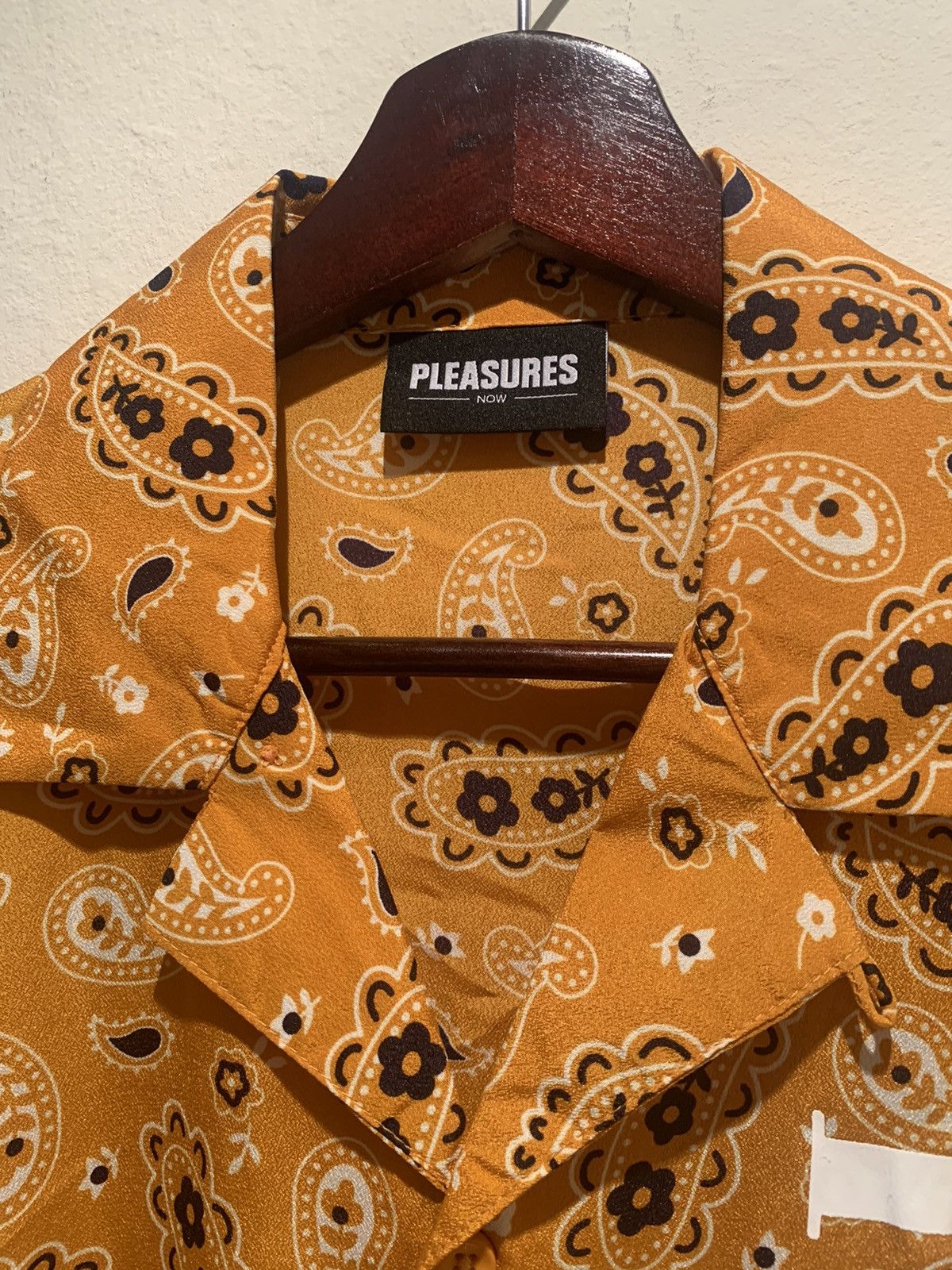 Designer × Pleasures *RARE* Pleasures Paisley Short Sleeve Button Shirt - M Size US M / EU 48-50 / 2 - 4 Thumbnail