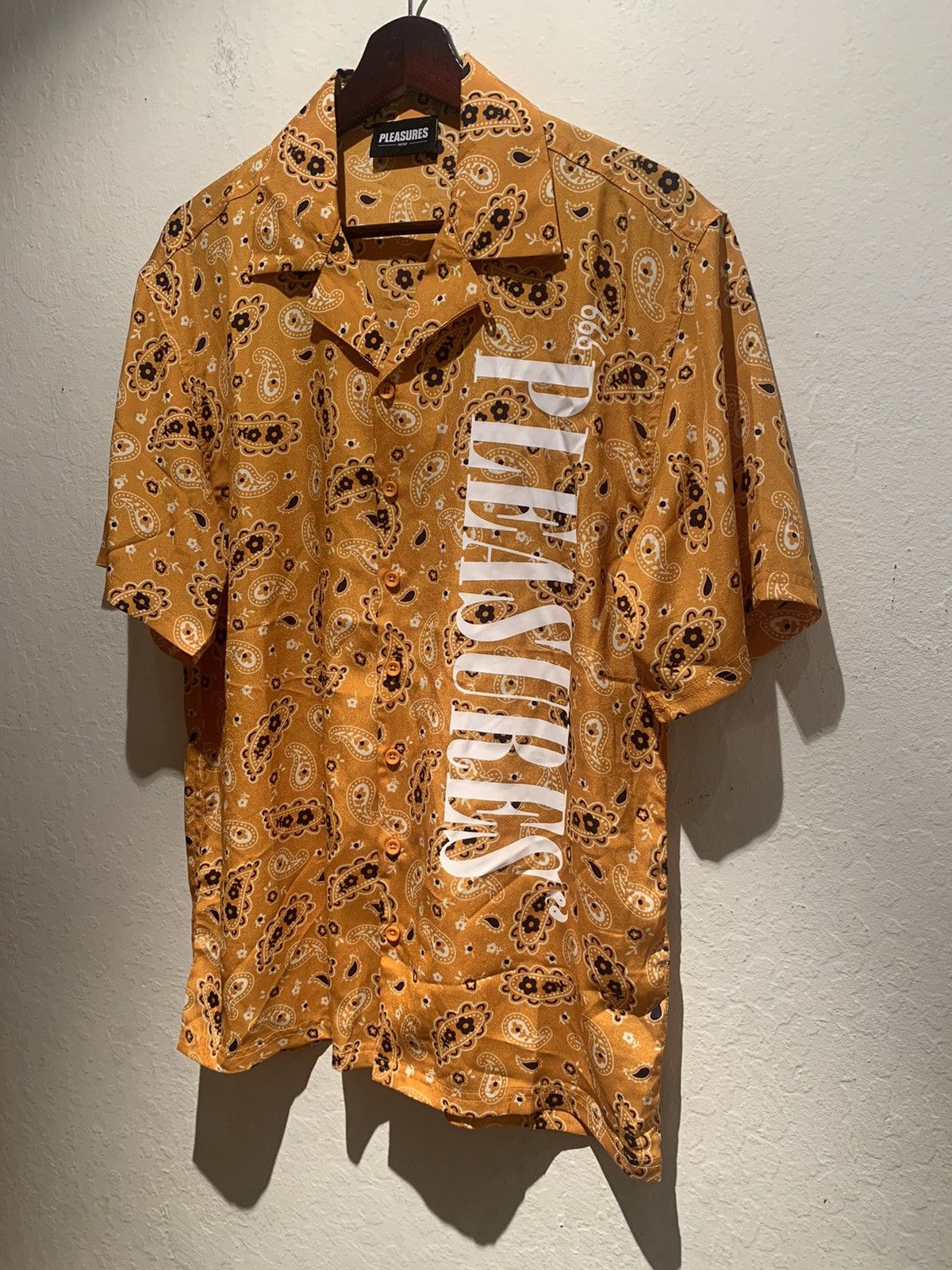 Designer × Pleasures *RARE* Pleasures Paisley Short Sleeve Button Shirt - M Size US M / EU 48-50 / 2 - 1 Thumbnail