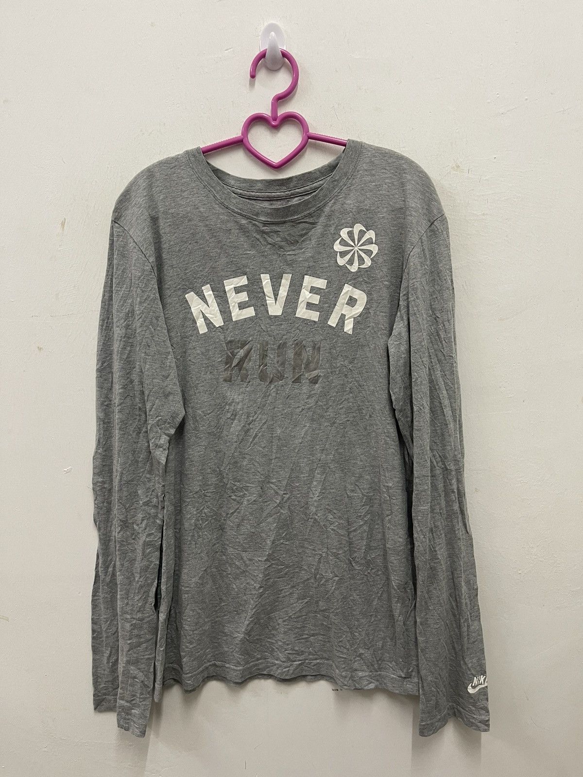 Nike Rare NIKE Pinwheels Never Run Spell Out Long Sleeve Size US M / EU 48-50 / 2 - 1 Thumbnail