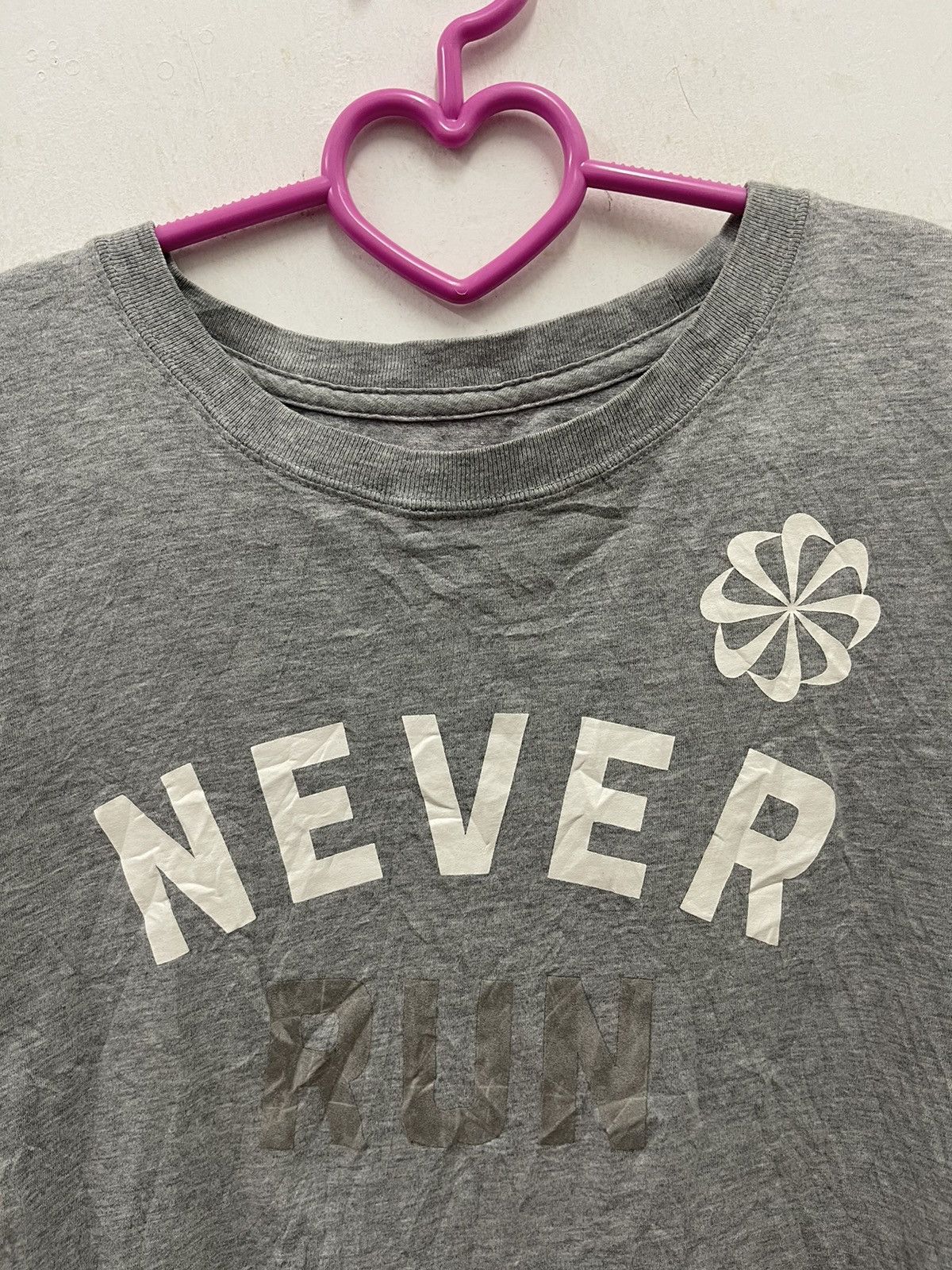 Nike Rare NIKE Pinwheels Never Run Spell Out Long Sleeve Size US M / EU 48-50 / 2 - 2 Thumbnail
