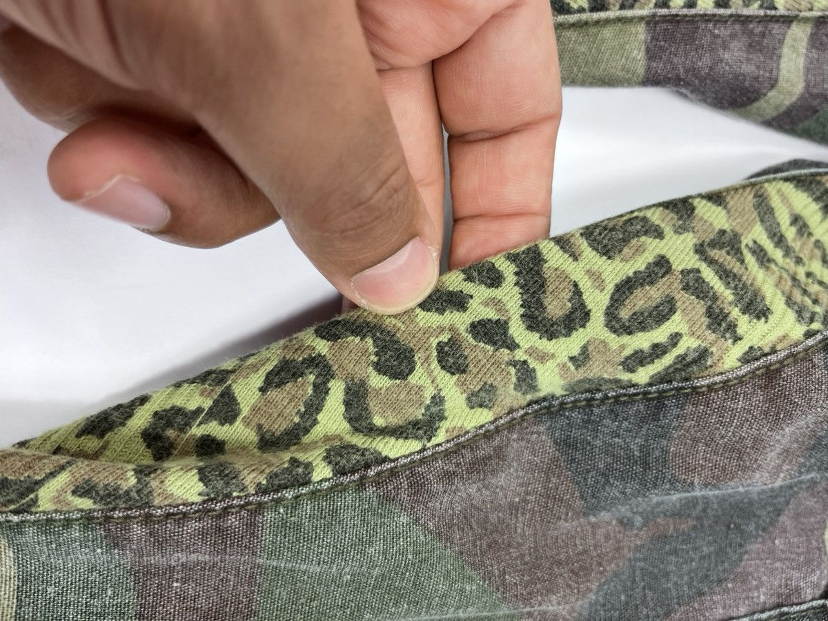 Gallery Dept. CAMO PAINT DISTRESSED FLARE CARGO PANTS Size US 30 / EU 46 - 18 Thumbnail