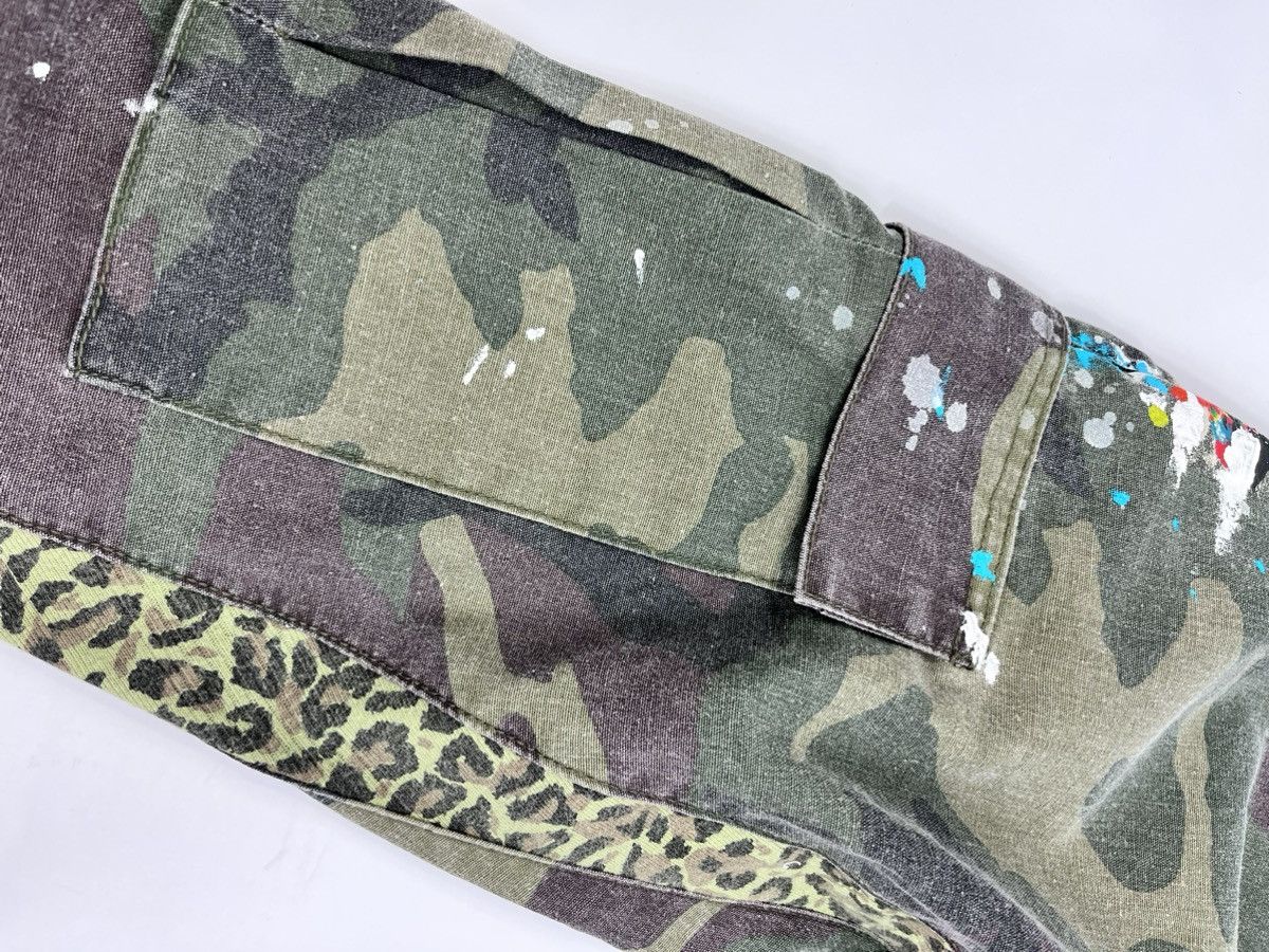 Gallery Dept. CAMO PAINT DISTRESSED FLARE CARGO PANTS Size US 30 / EU 46 - 17 Thumbnail