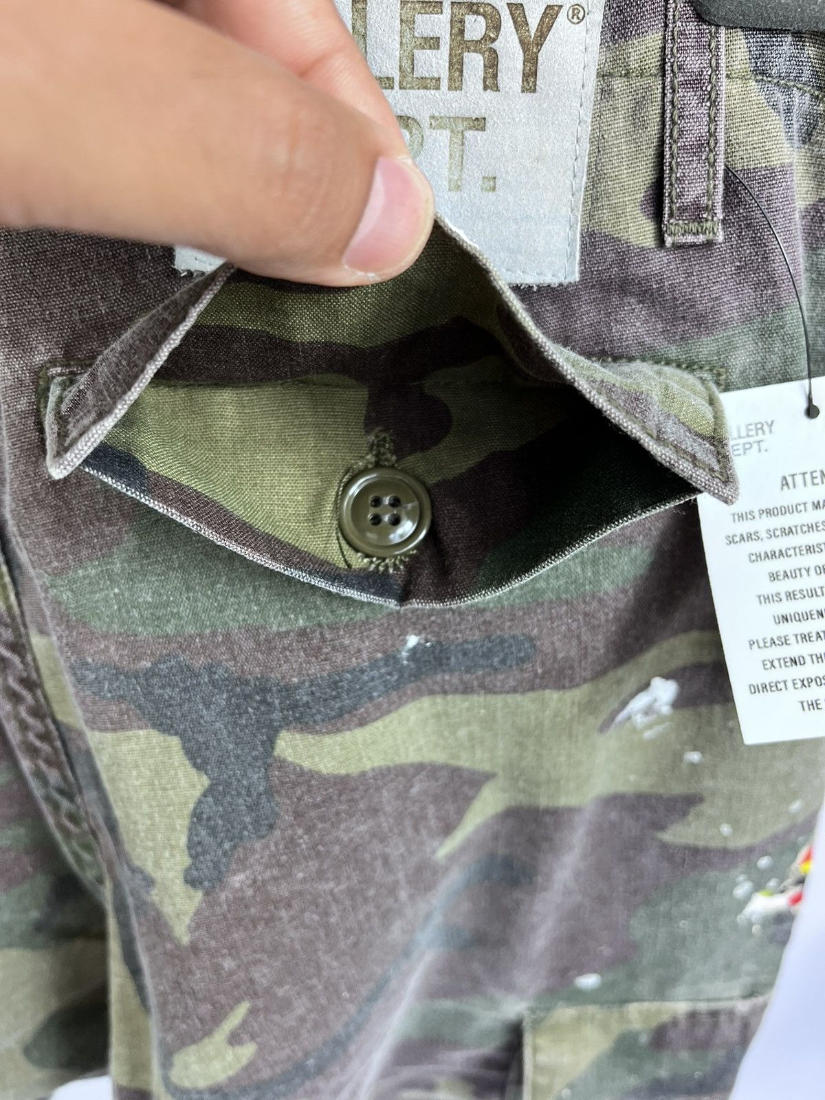 Gallery Dept. CAMO PAINT DISTRESSED FLARE CARGO PANTS Size US 30 / EU 46 - 11 Thumbnail