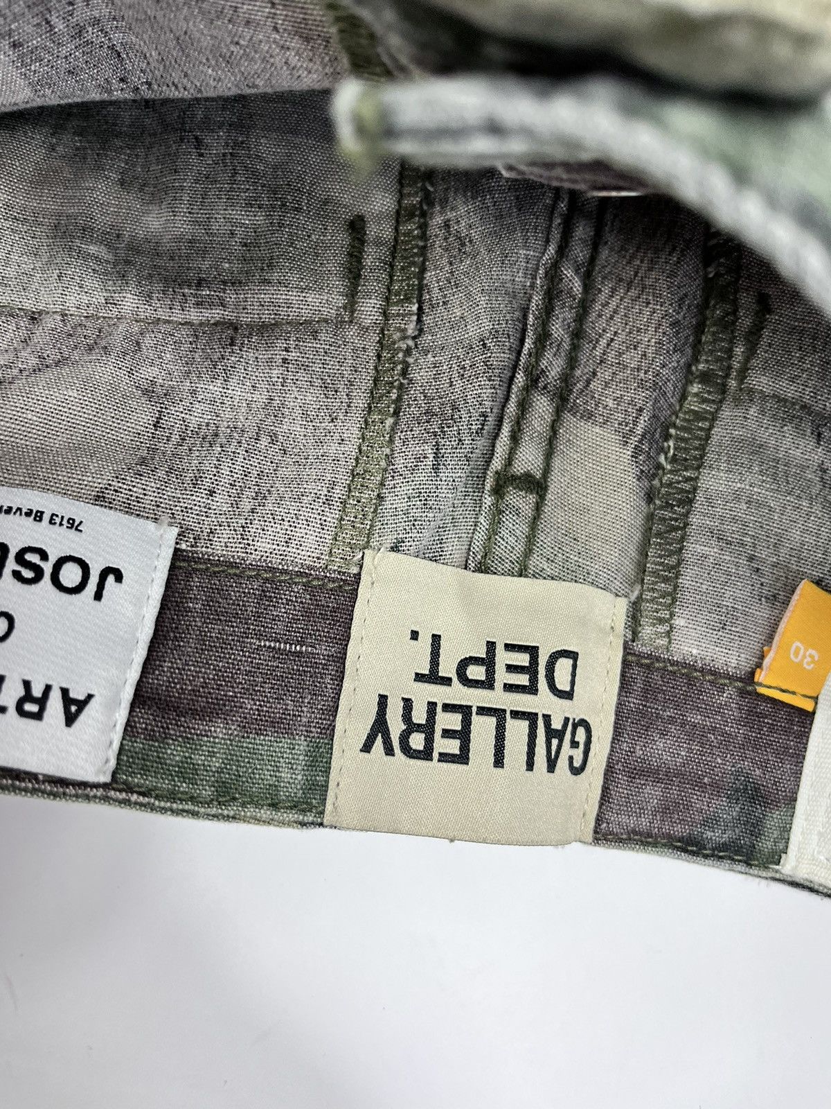Gallery Dept. CAMO PAINT DISTRESSED FLARE CARGO PANTS Size US 30 / EU 46 - 15 Thumbnail