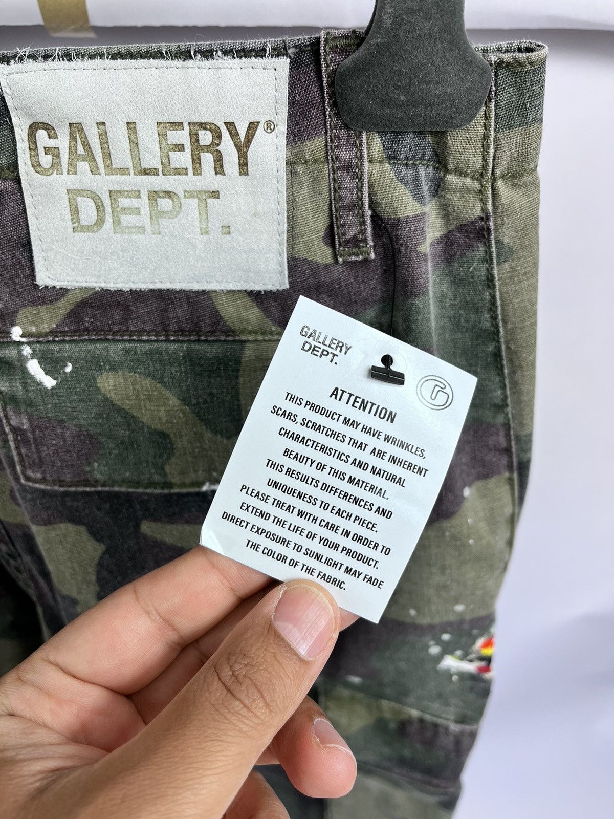 Gallery Dept. CAMO PAINT DISTRESSED FLARE CARGO PANTS Size US 30 / EU 46 - 10 Thumbnail