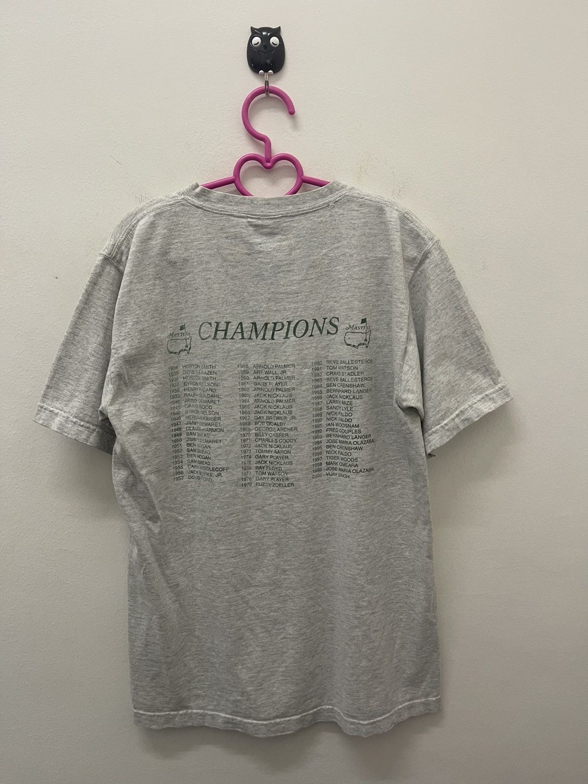 Rare Vintage MASTERS 2001 Golf with Champions Name Tee