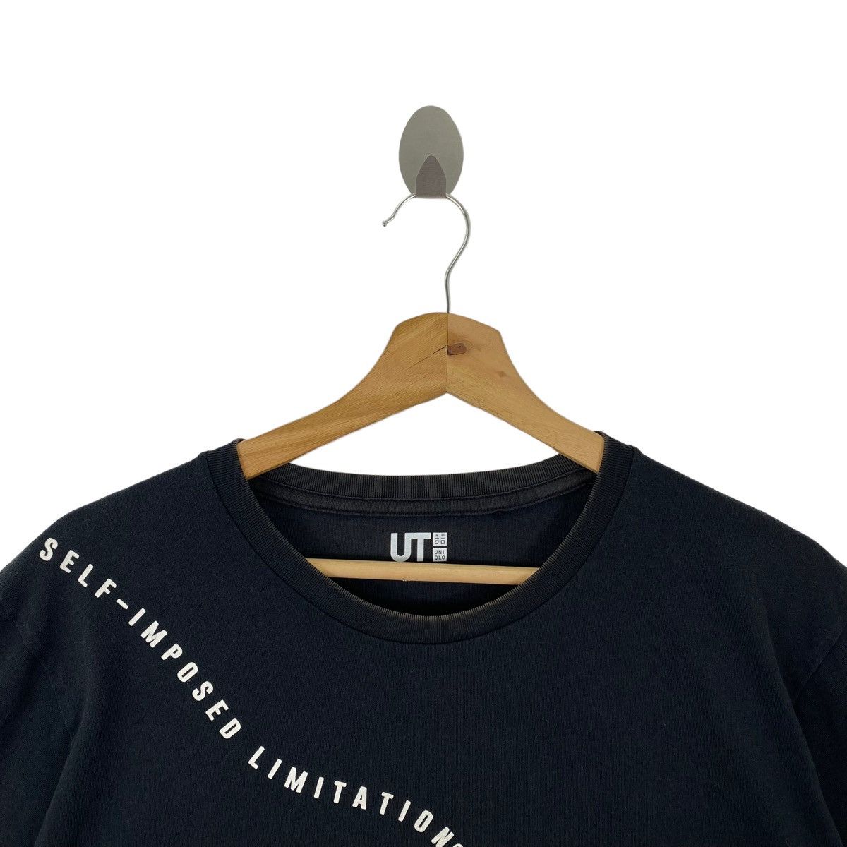 Hunter × Uniqlo UT UNIQLO x HUNTERxHunter Curarpikt Anime Character Print Size US XL / EU 56 / 4 - 4 Thumbnail