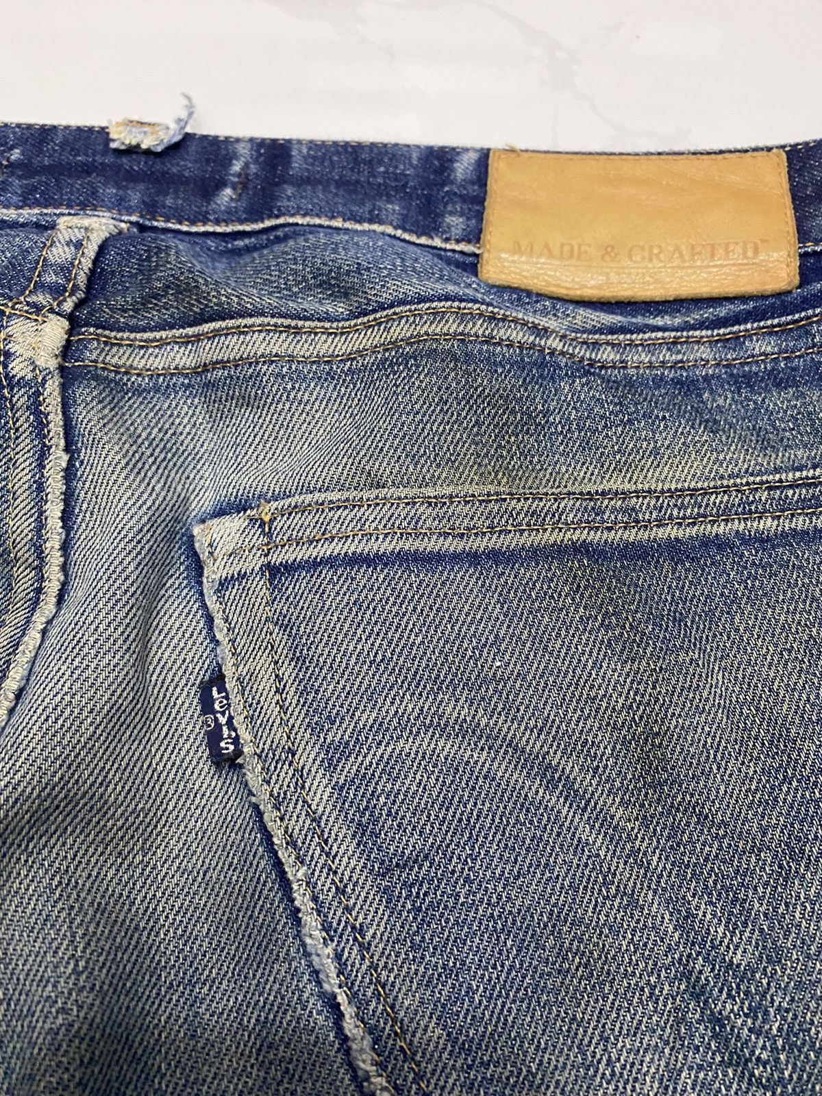 Levi's VINTAGE LEVIS MADE & CRAFTED SELVEDGE DISTRESSED DENIM JEAN Size US 31 - 15 Thumbnail