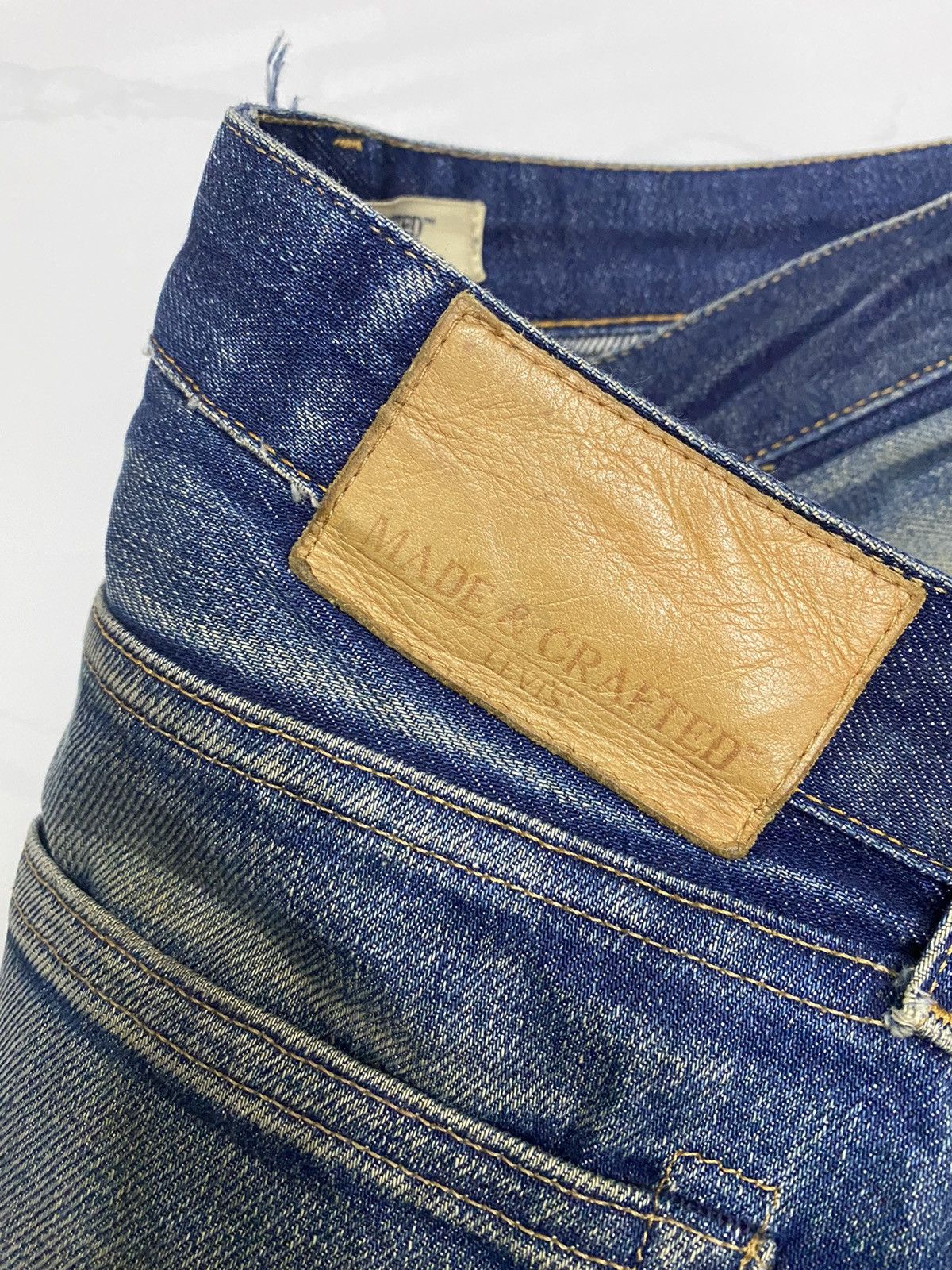 Levi's VINTAGE LEVIS MADE & CRAFTED SELVEDGE DISTRESSED DENIM JEAN Size US 31 - 9 Thumbnail