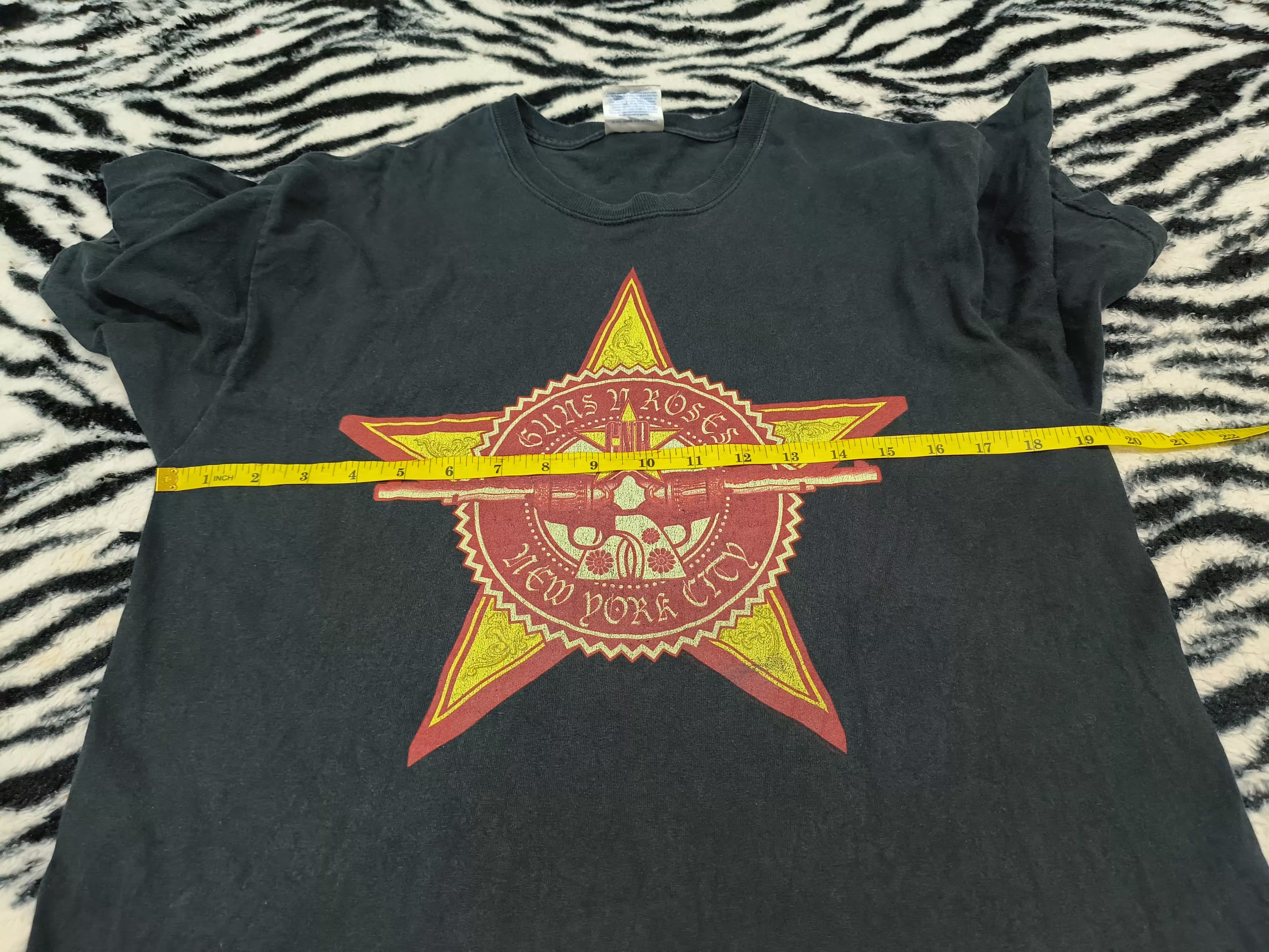 Band Tees × Guns N' Roses Vintage Guns & Roses Thrashed Tee Size US M / EU 48-50 / 2 - 8 Thumbnail