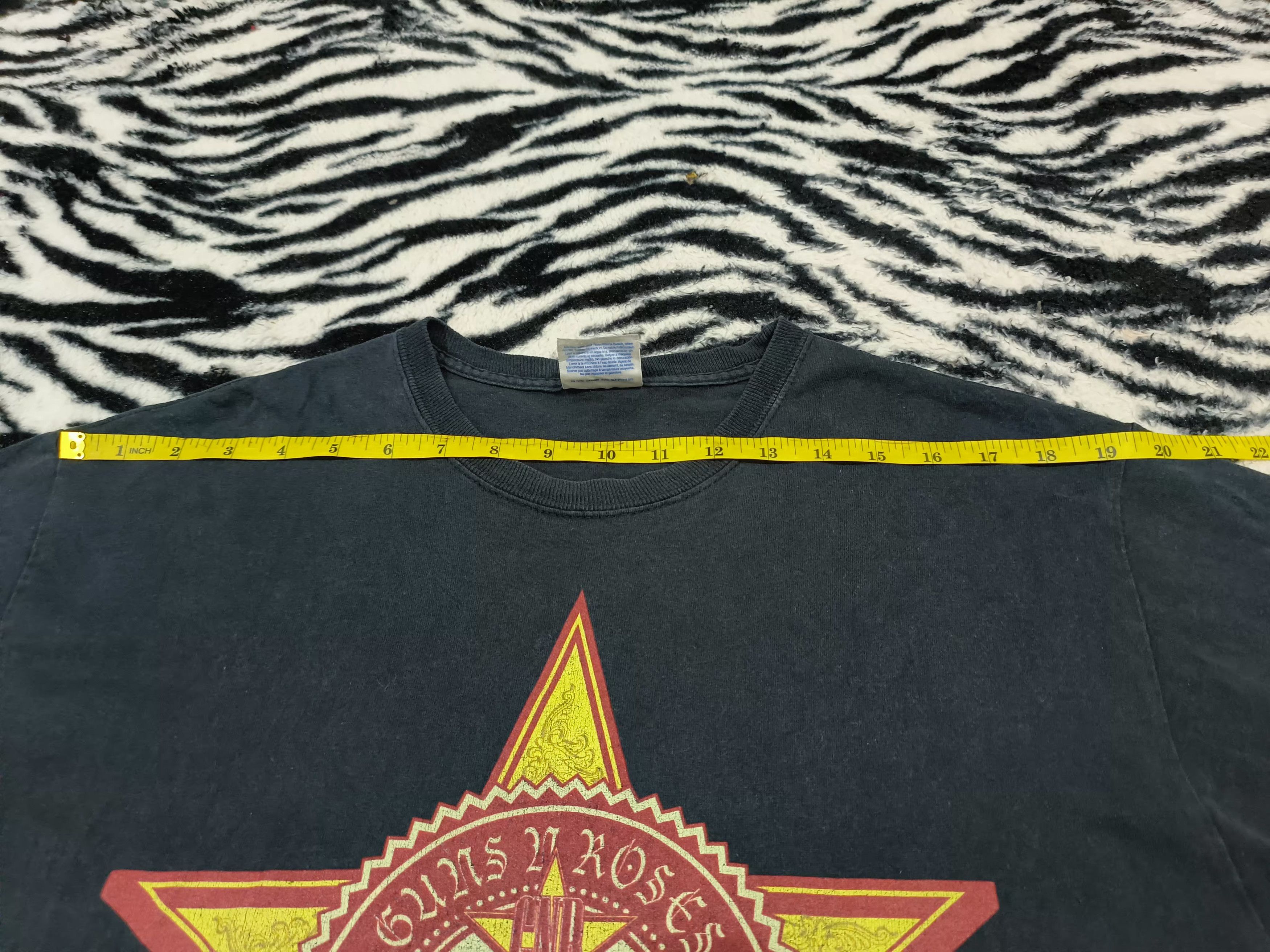 Band Tees × Guns N' Roses Vintage Guns & Roses Thrashed Tee Size US M / EU 48-50 / 2 - 11 Thumbnail
