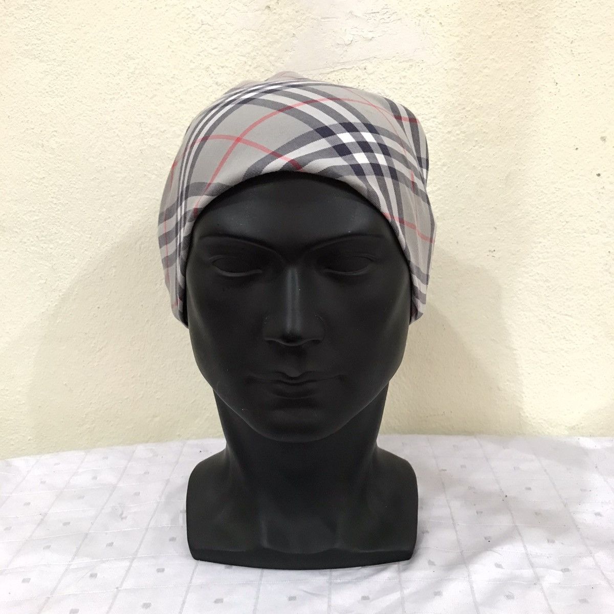Burberry Burberry Scarf/Handkerchief/ Neckerchief / Pocket square Size ONE SIZE - 9 Thumbnail