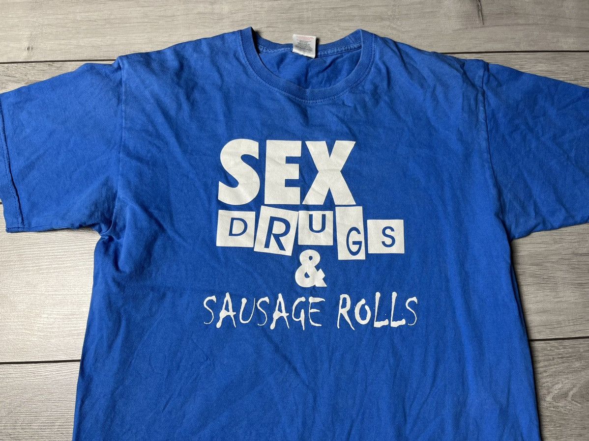 Band Tees Vintage Sex drugs & sausage rolls T-shirt size Large Size US L / EU 52-54 / 3 - 3 Thumbnail
