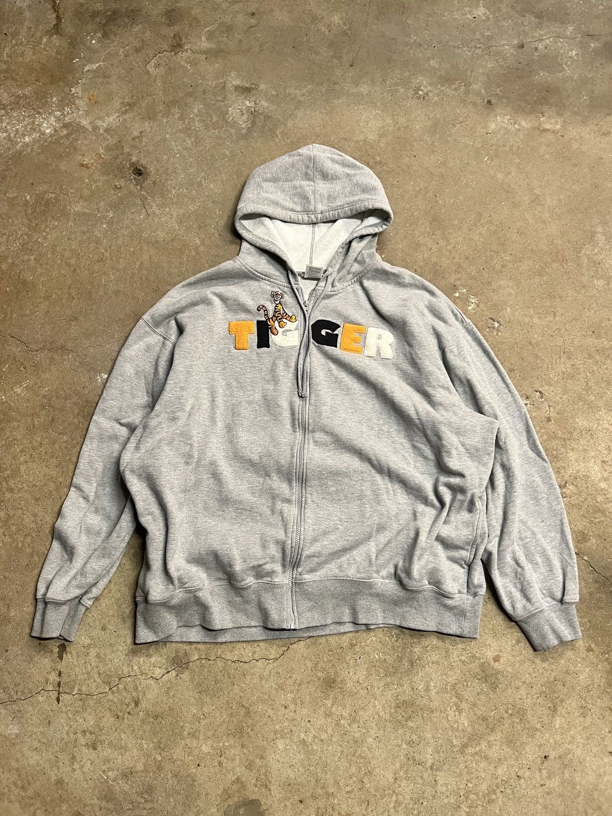 Disney × Vintage Vintage 90's Tigger by Disney Big Print Hoodie Size US XL / EU 56 / 4 - 2 Thumbnail