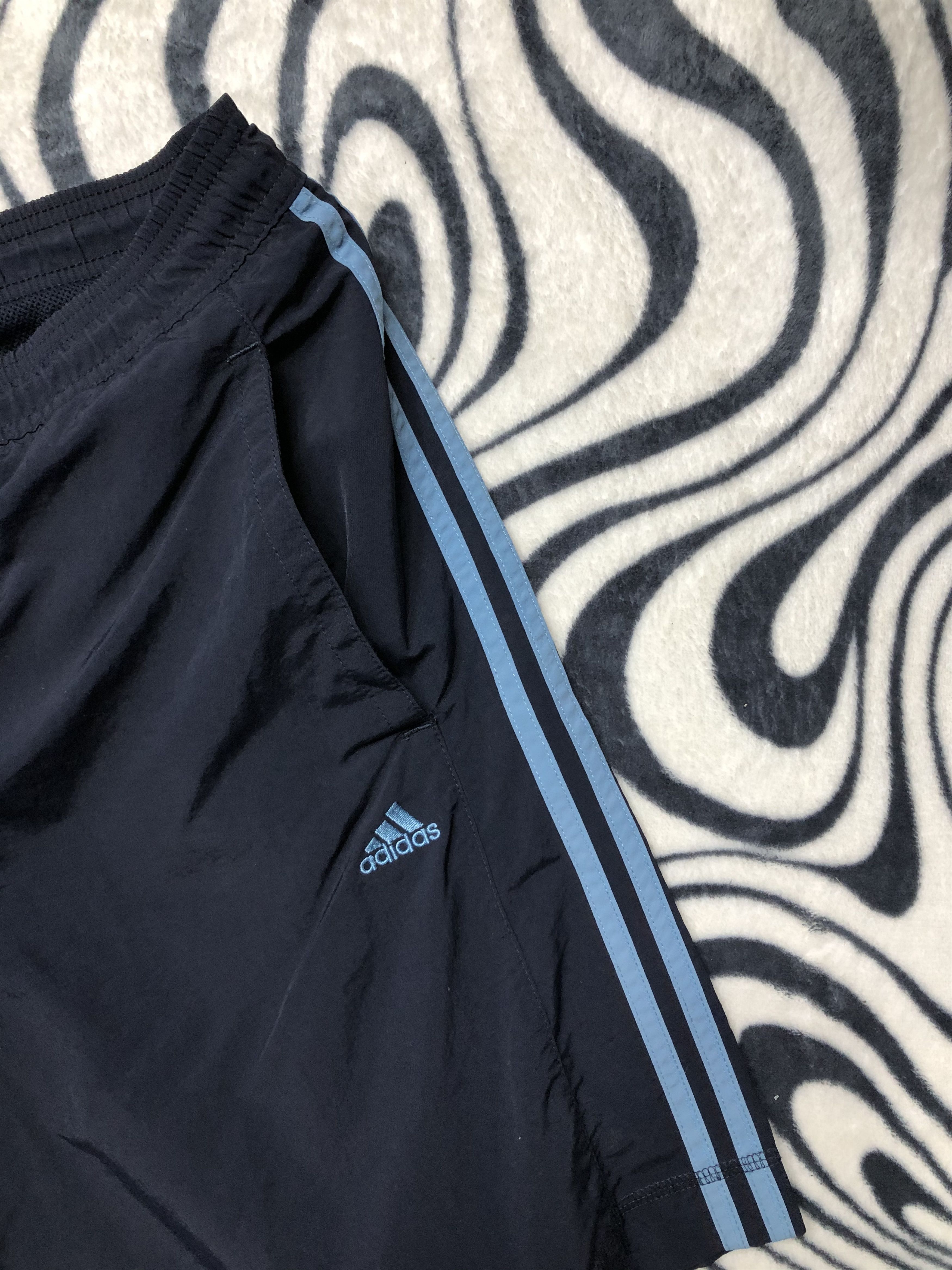 Adidas × Vintage Adidas Vintage Mens Nylon Cargo Shorts Size US 32 / EU 48 - 2 Thumbnail