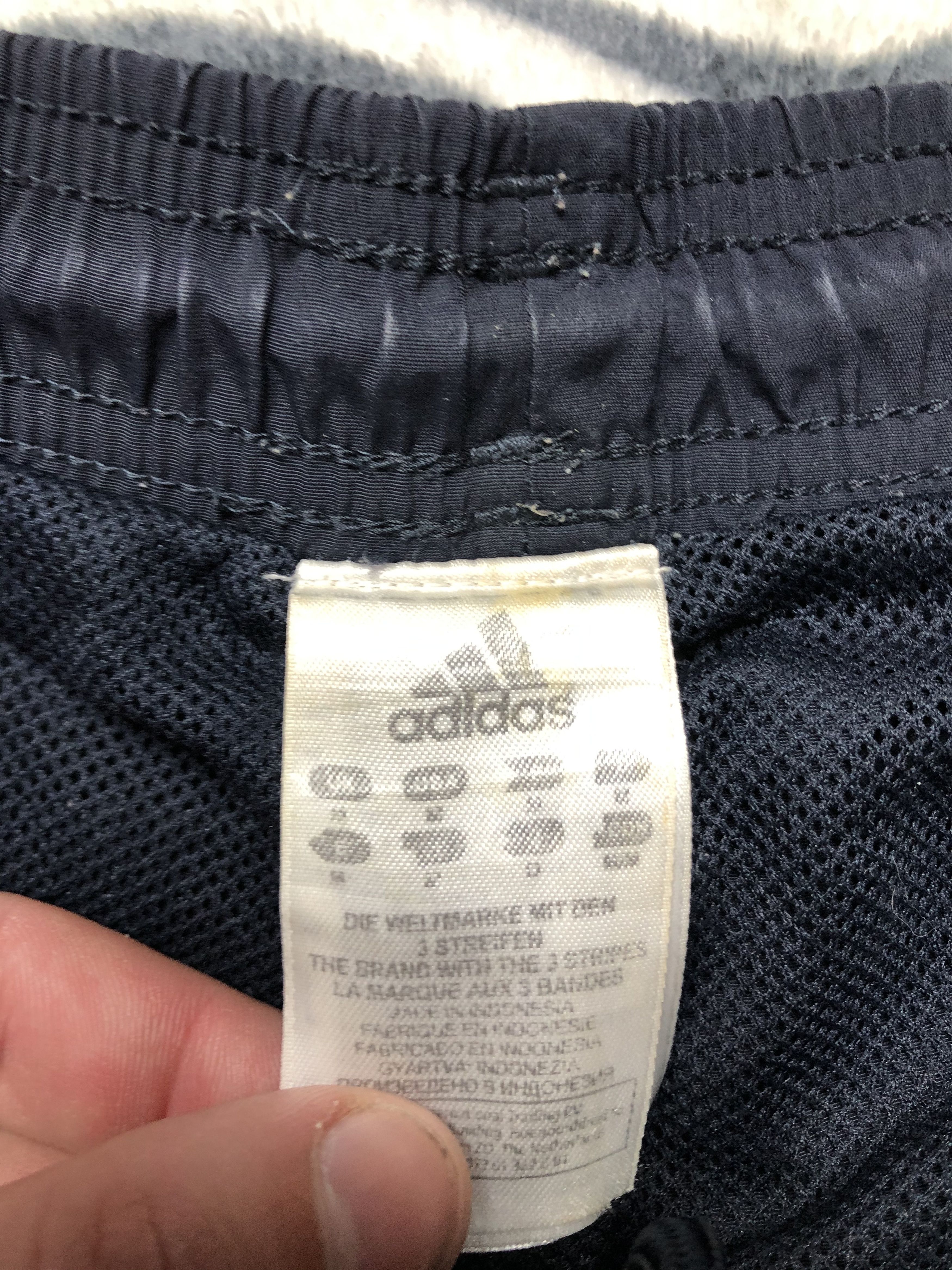 Adidas × Vintage Adidas Vintage Mens Nylon Cargo Shorts Size US 32 / EU 48 - 3 Thumbnail