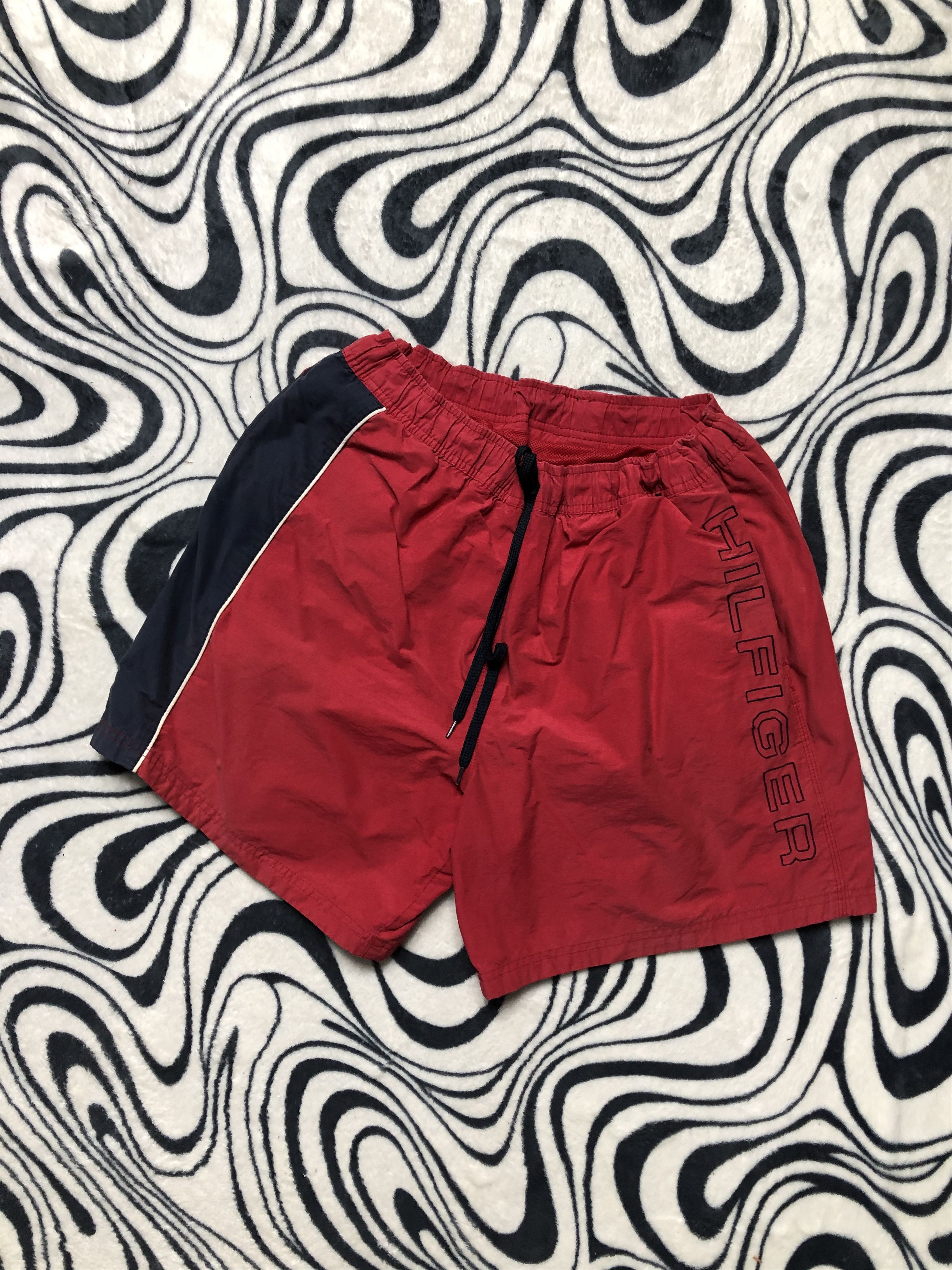 Tommy Hilfiger Tommy Hilfiger Vintage Mens Nylon Shorts Size US 36 / EU 52 - 1 Thumbnail