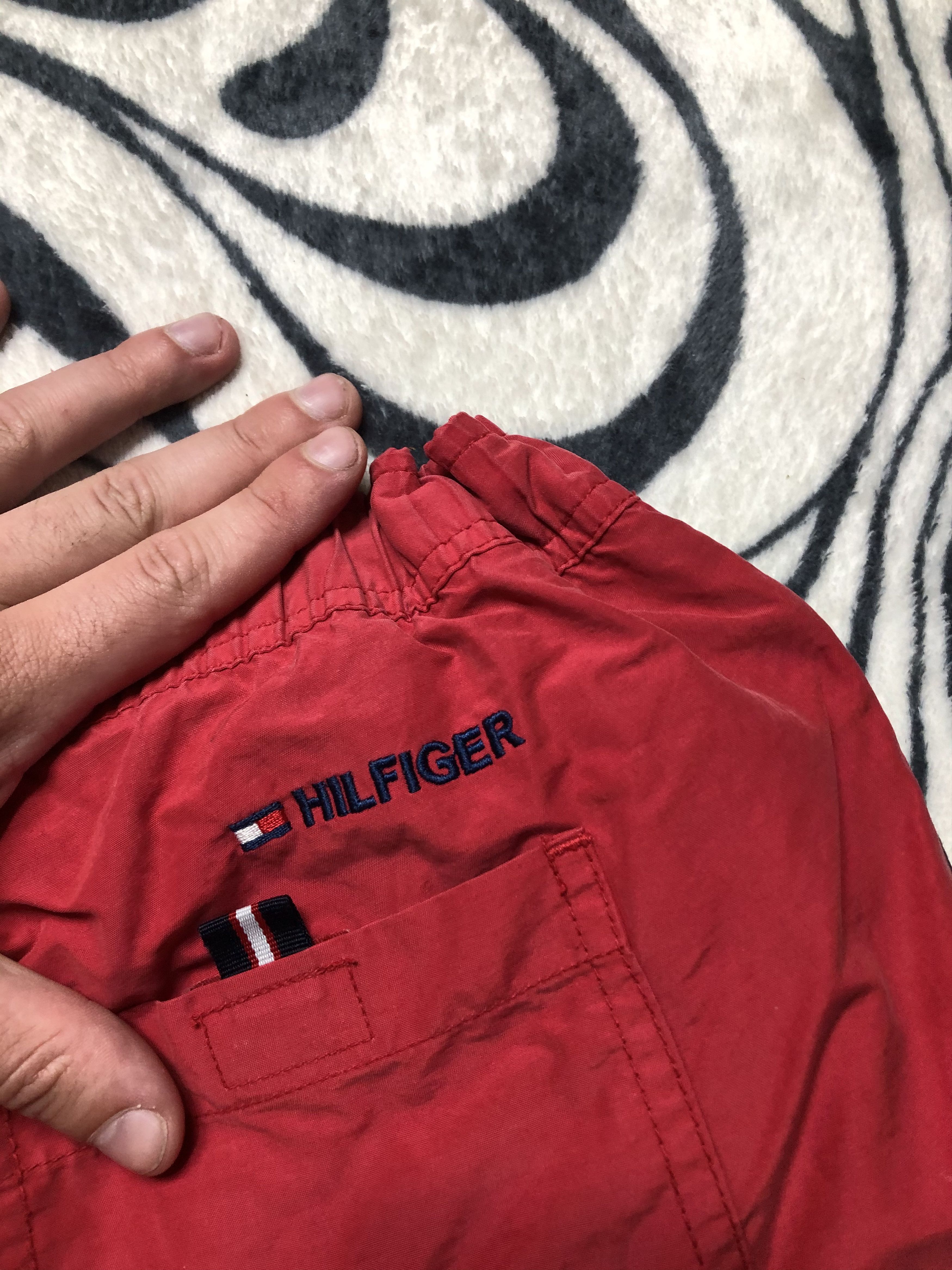 Tommy Hilfiger Tommy Hilfiger Vintage Mens Nylon Shorts Size US 36 / EU 52 - 5 Thumbnail