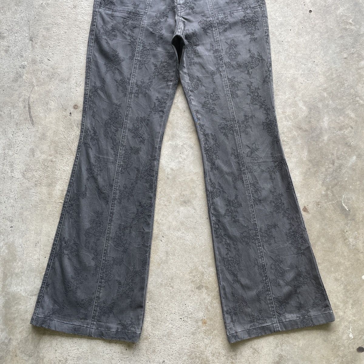 Japanese Brand RARE🔥Japanese Brand Black Faded Flare Trousers Casual Pants Size US 30 / EU 46 - 4 Thumbnail