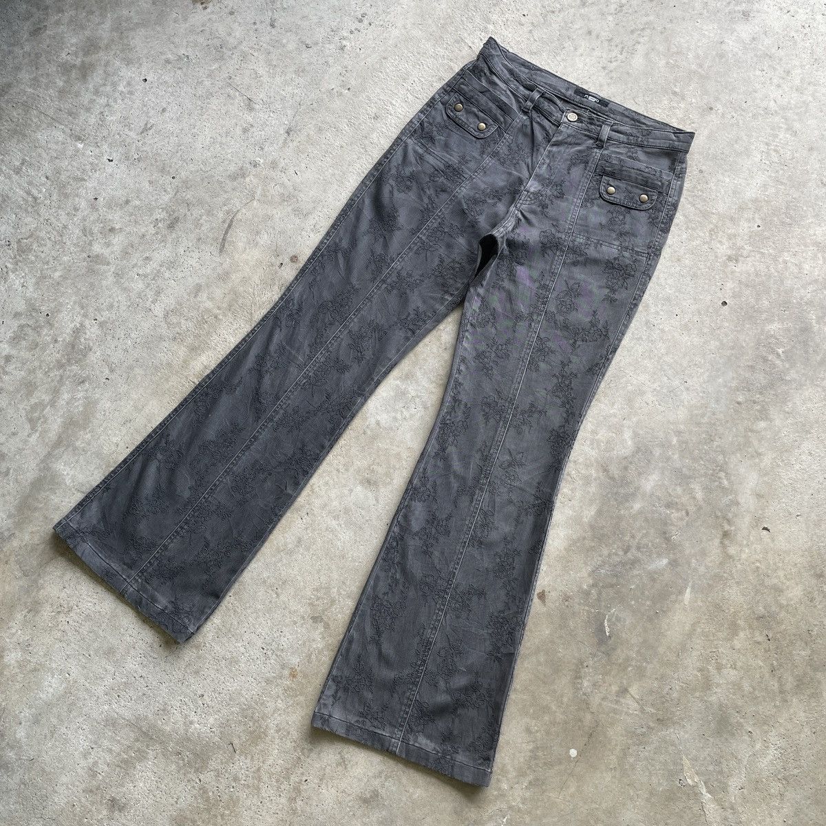 Japanese Brand RARE🔥Japanese Brand Black Faded Flare Trousers Casual Pants Size US 30 / EU 46 - 2 Thumbnail