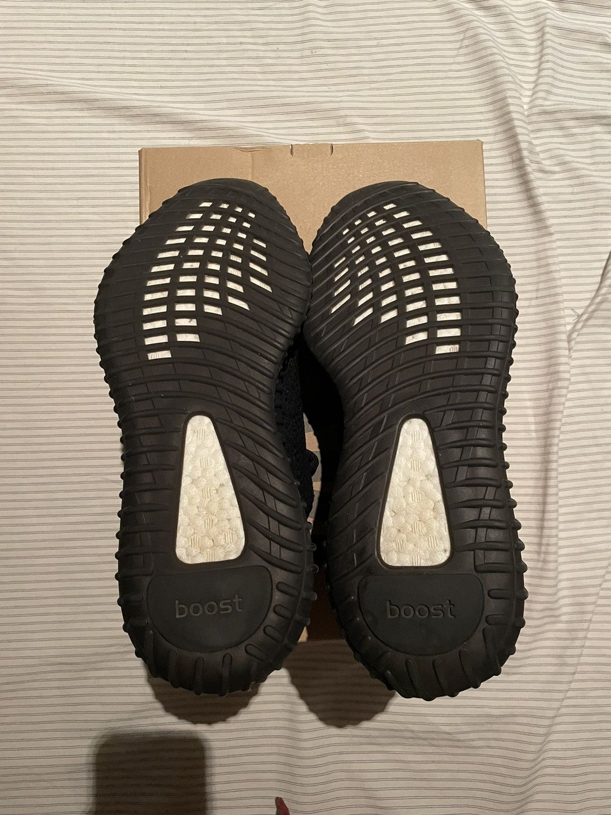 Adidas × Kanye West Adidas Yeezy 350 V2 Bred Size US 10.5 / EU 43-44 - 6 Thumbnail