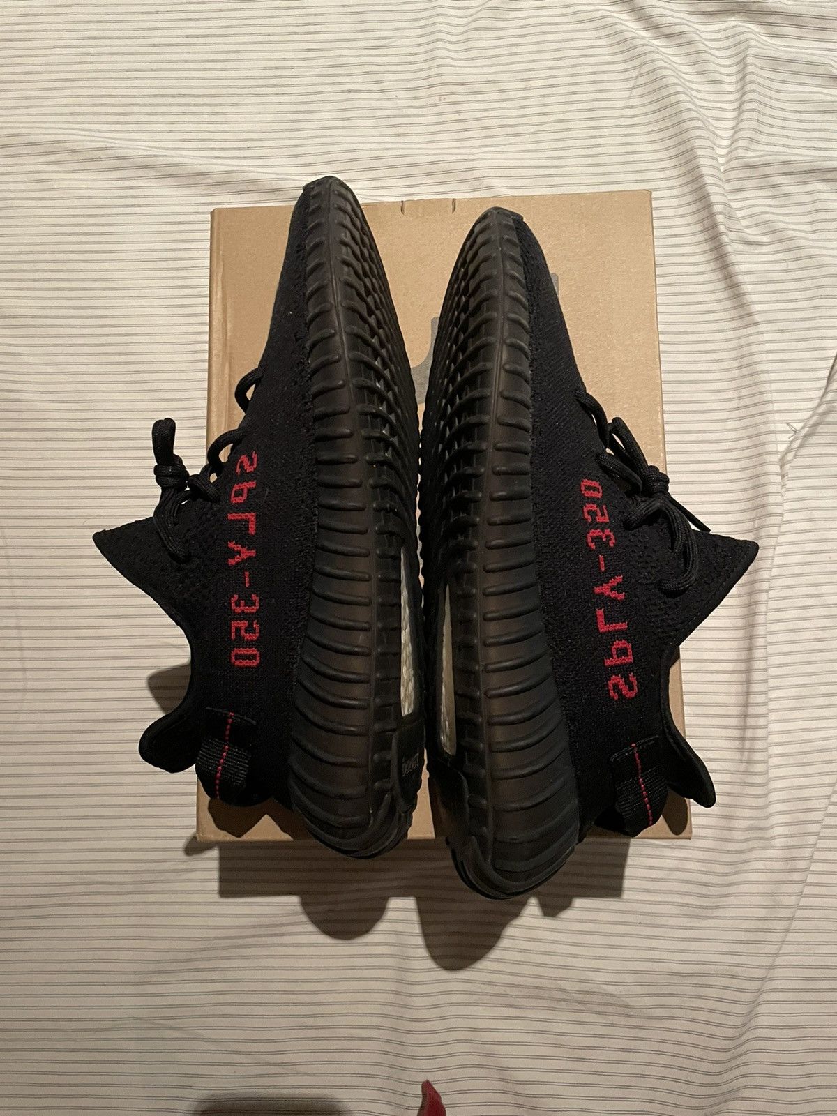 Adidas × Kanye West Adidas Yeezy 350 V2 Bred Size US 10.5 / EU 43-44 - 4 Thumbnail