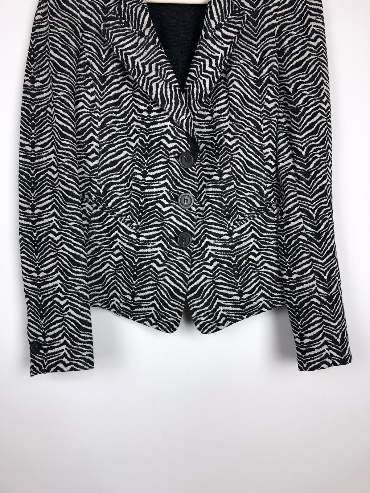 Armani Armani Collezioni Italy Ladies’ Zebra Blazer Jacket Size 40 Size S / US 4 / IT 40 - 3 Thumbnail