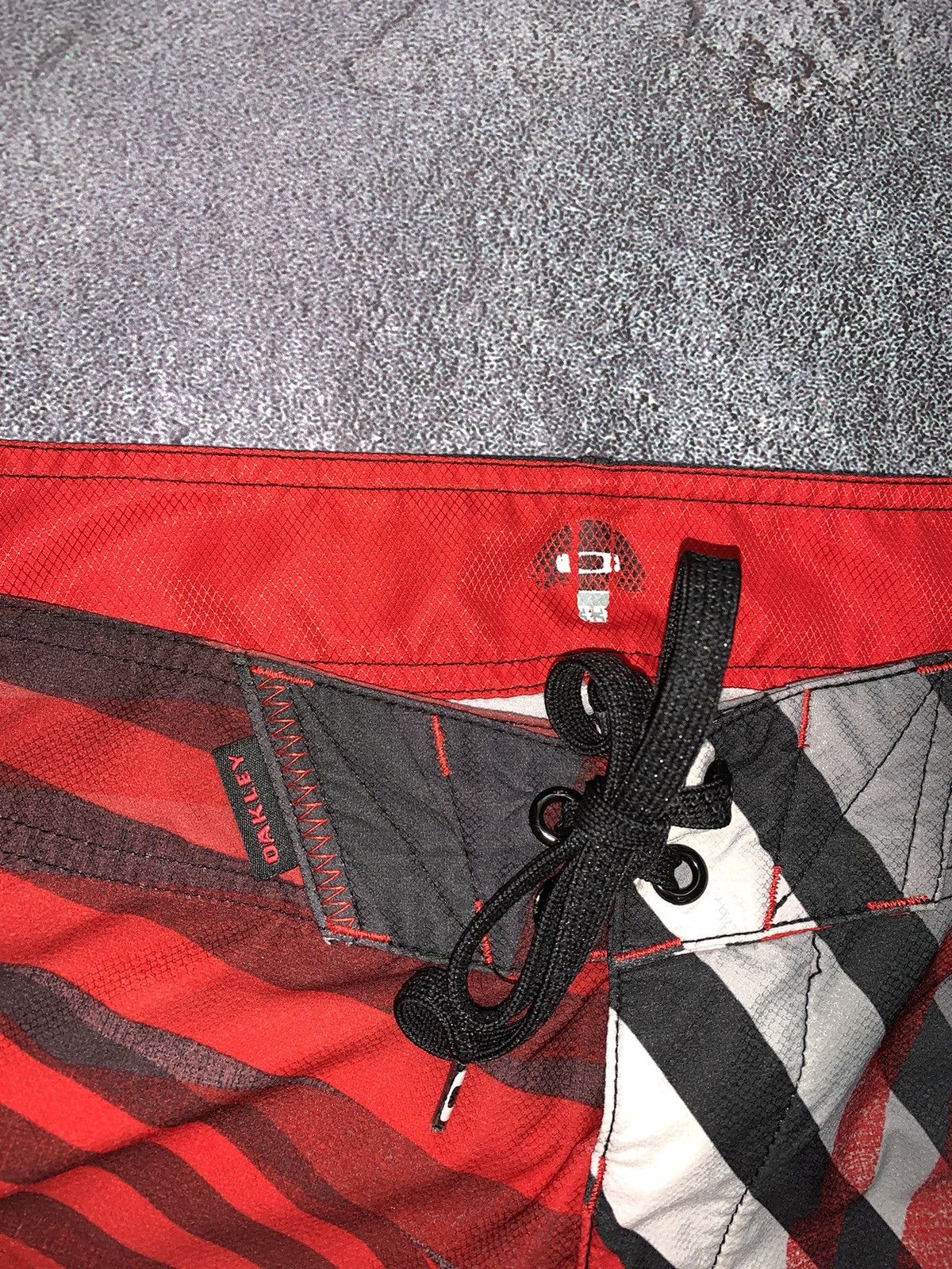 Oakley × Vintage Oakley 33 vintage surfing shorts 🩳 cargo beach sun swimm Size US 33 - 4 Thumbnail
