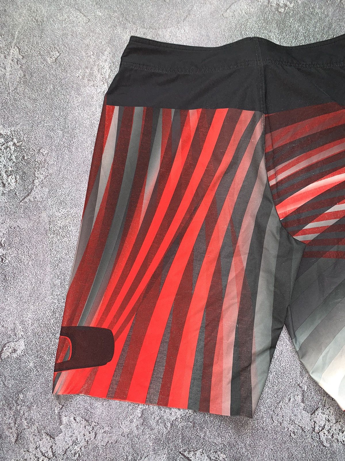 Oakley × Vintage Oakley 33 vintage surfing shorts 🩳 cargo beach sun swimm Size US 33 - 9 Thumbnail