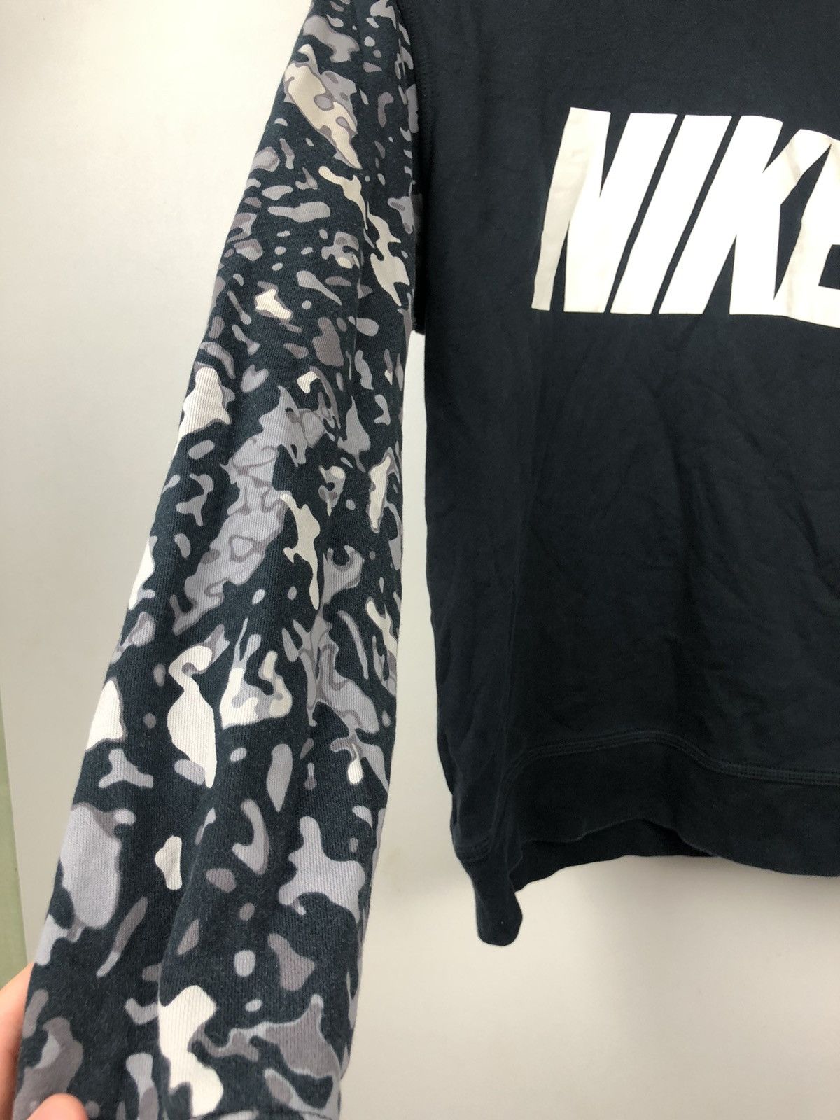 Nike Nike Crewneck Sweatshirt Camo Sleeves size M Size US M / EU 48-50 / 2 - 3 Thumbnail