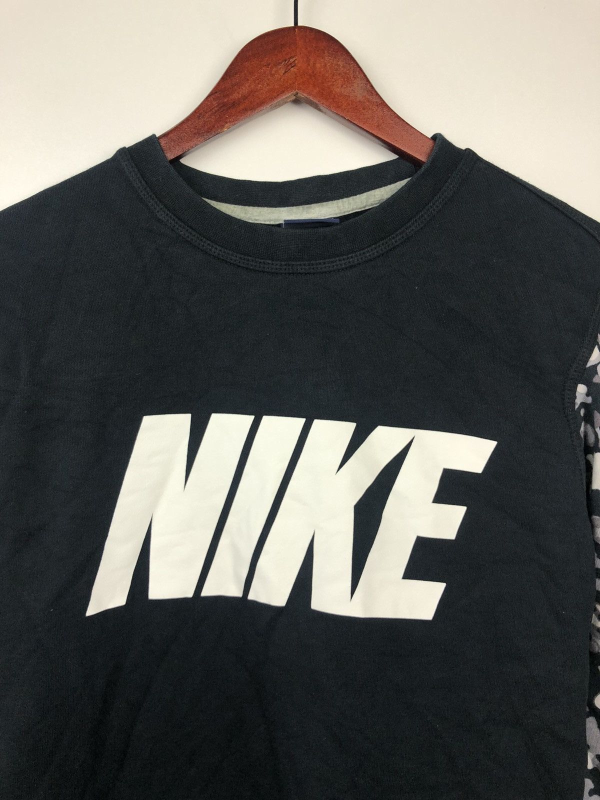 Nike Nike Crewneck Sweatshirt Camo Sleeves size M Size US M / EU 48-50 / 2 - 2 Thumbnail