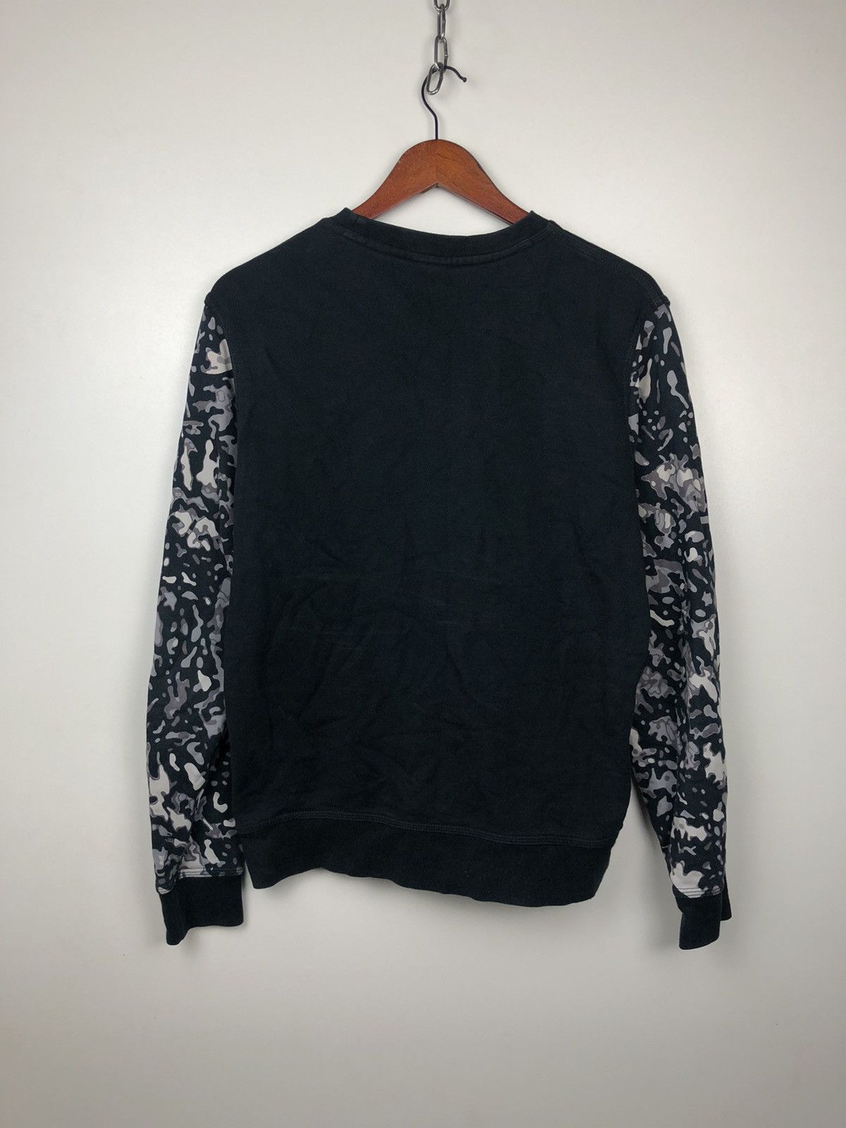 Nike Nike Crewneck Sweatshirt Camo Sleeves size M Size US M / EU 48-50 / 2 - 4 Thumbnail