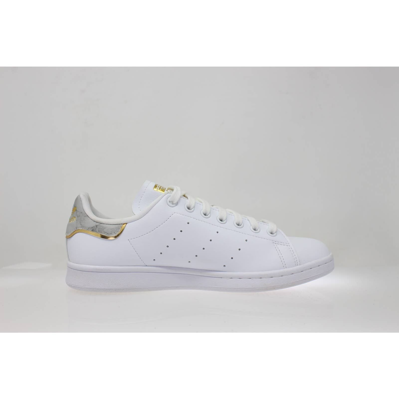 stan smith gw4479