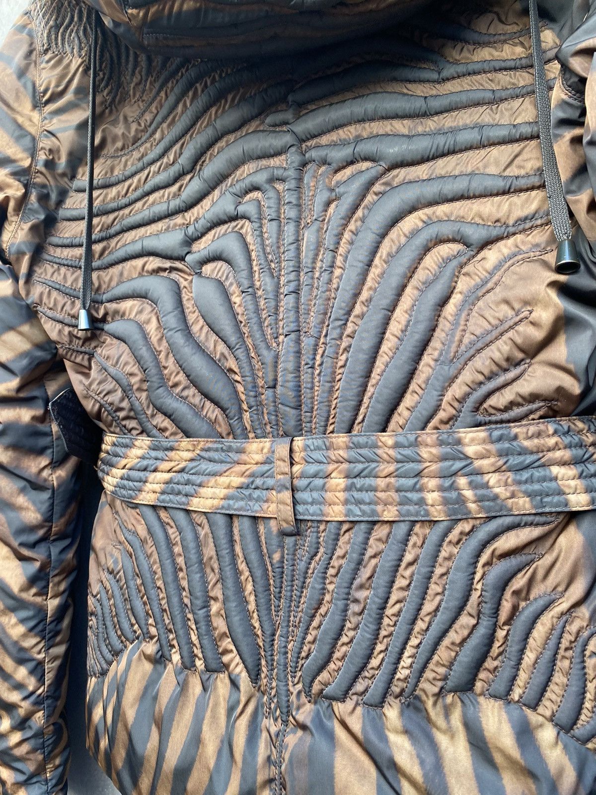 Jean Paul Gaultier Jean Paul Gaultier Vintage puffer fur coyote jacket size 42 Size M / US 6-8 / IT 42-44 - 8 Thumbnail