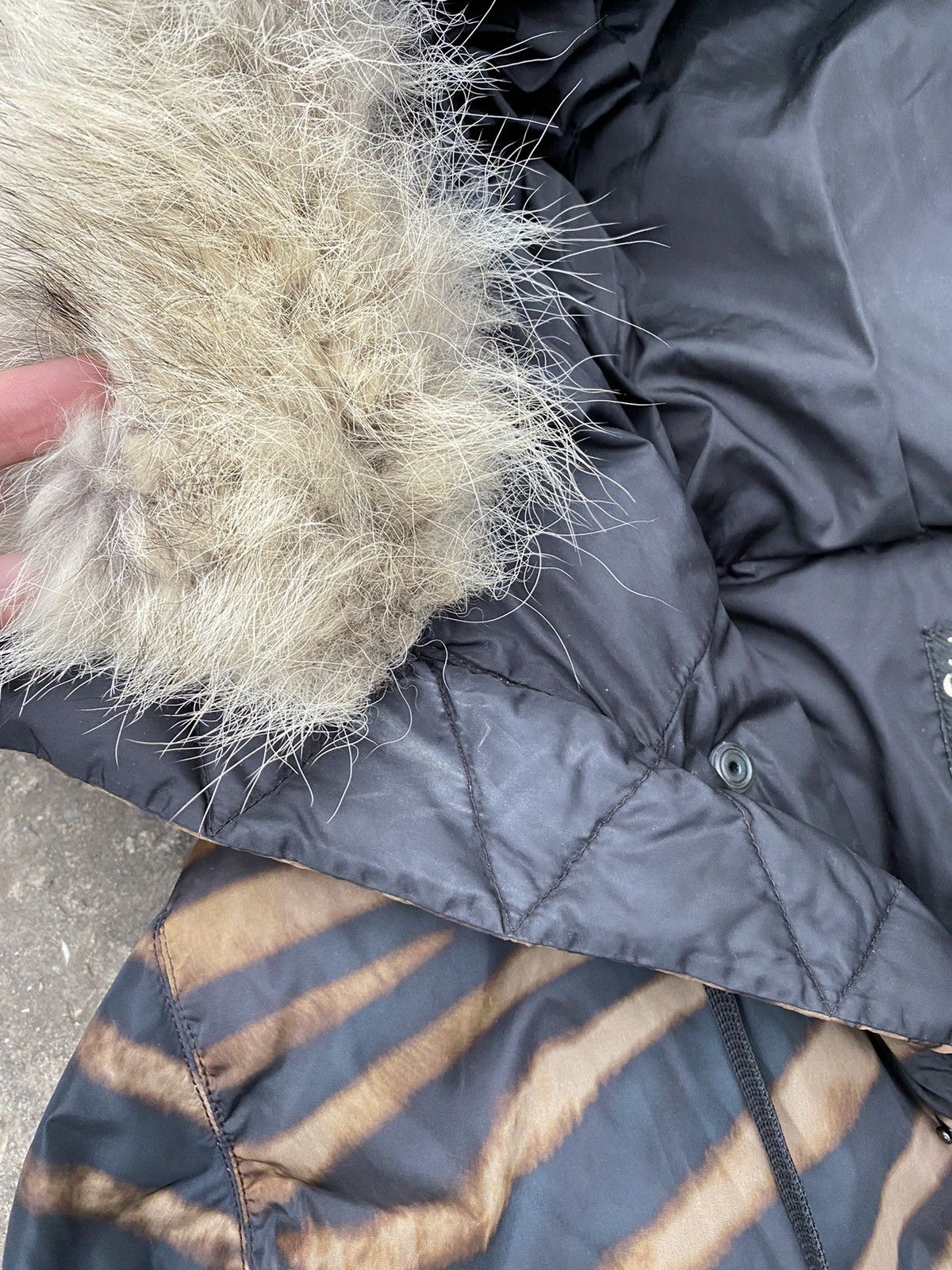 Jean Paul Gaultier Jean Paul Gaultier Vintage puffer fur coyote jacket size 42 Size M / US 6-8 / IT 42-44 - 14 Thumbnail