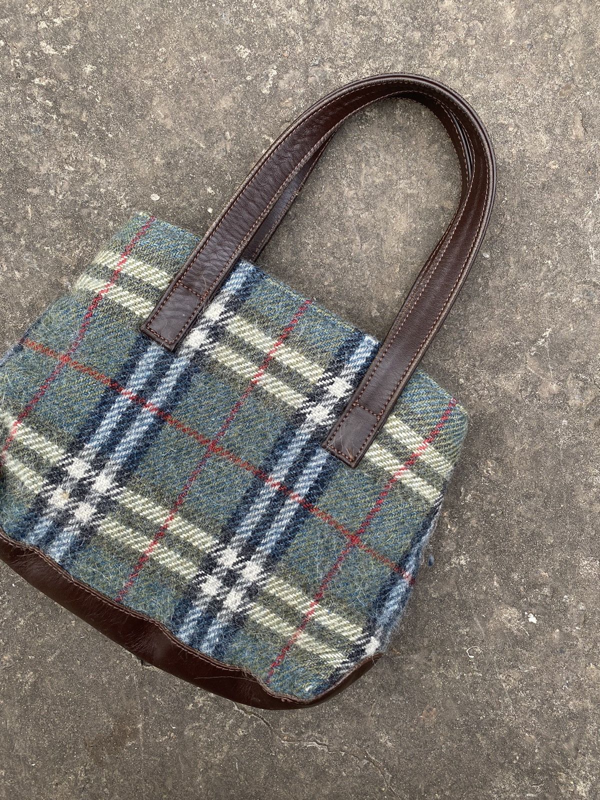 Burberrys Vintage wool nova check hand bag OS