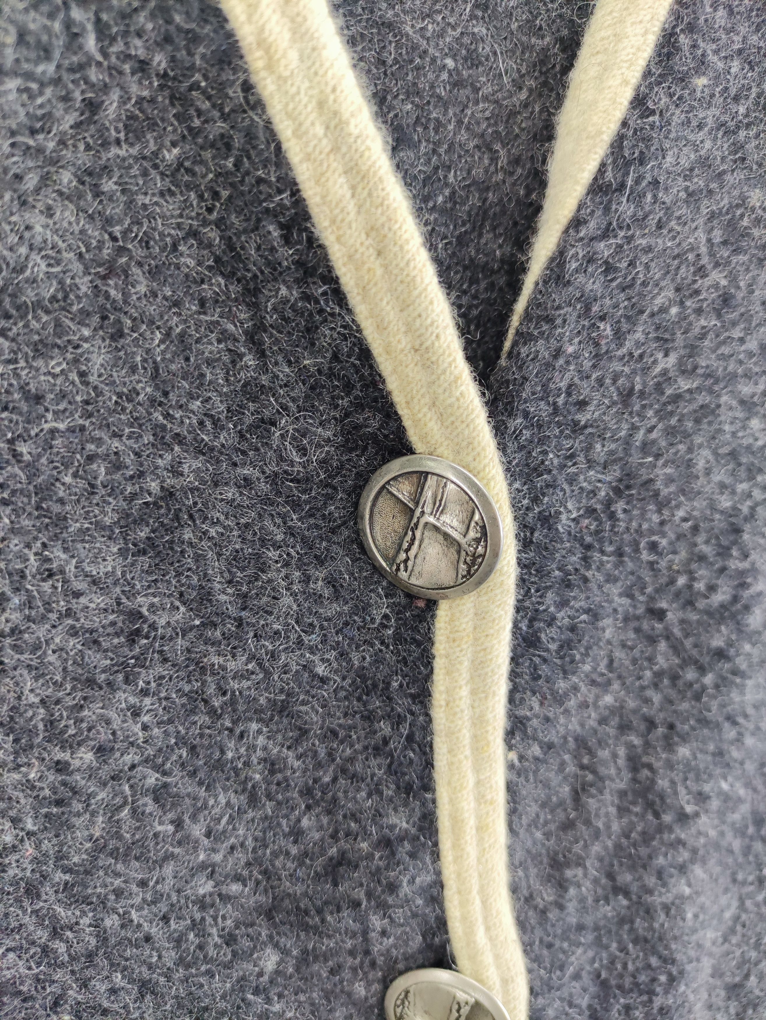 Vintage Vintage Dolce Vita Wool Vest Embroidered Logo Size US M / EU 48-50 / 2 - 3 Thumbnail