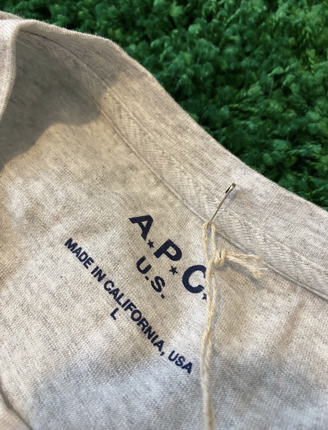A.P.C. A.P.C. Logo T-shirt size Large Size US L / EU 52-54 / 3 - 3 Thumbnail
