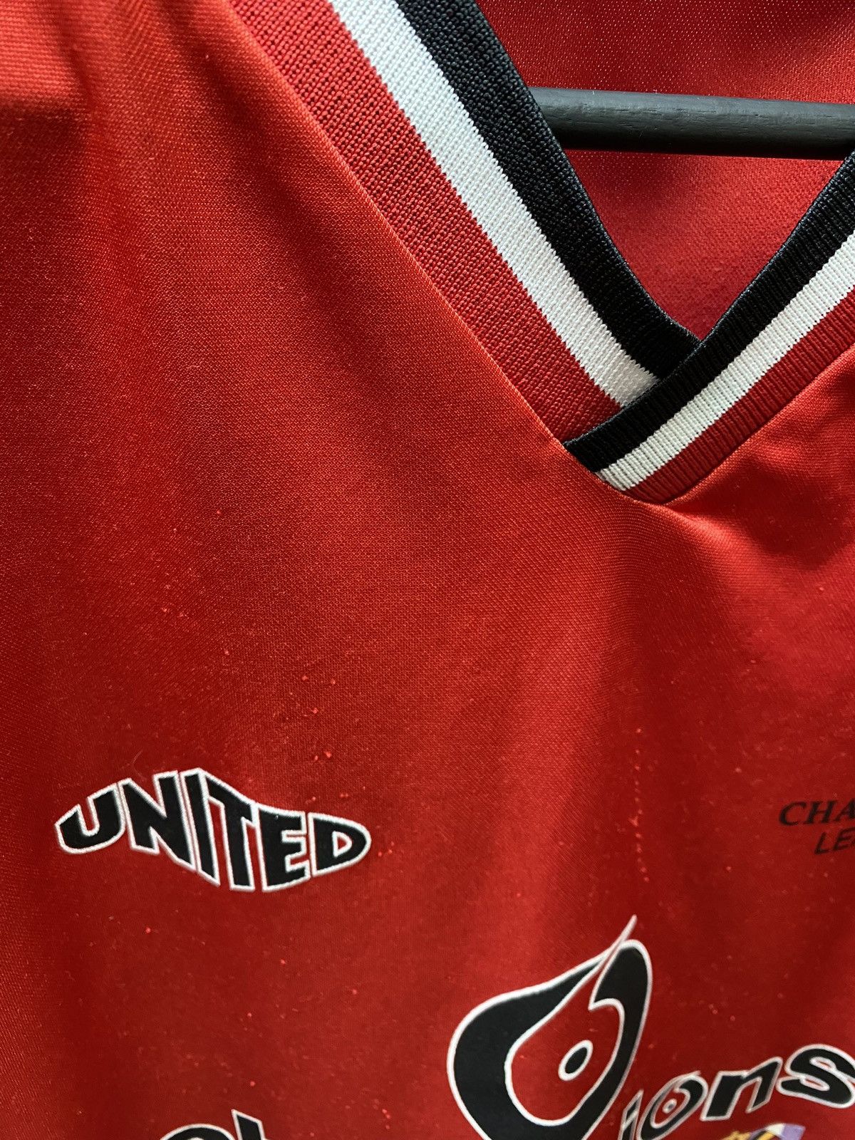 UEFA Manchester United 2000 Champions League Group G Jersey Size US XL / EU 56 / 4 - 17 Thumbnail