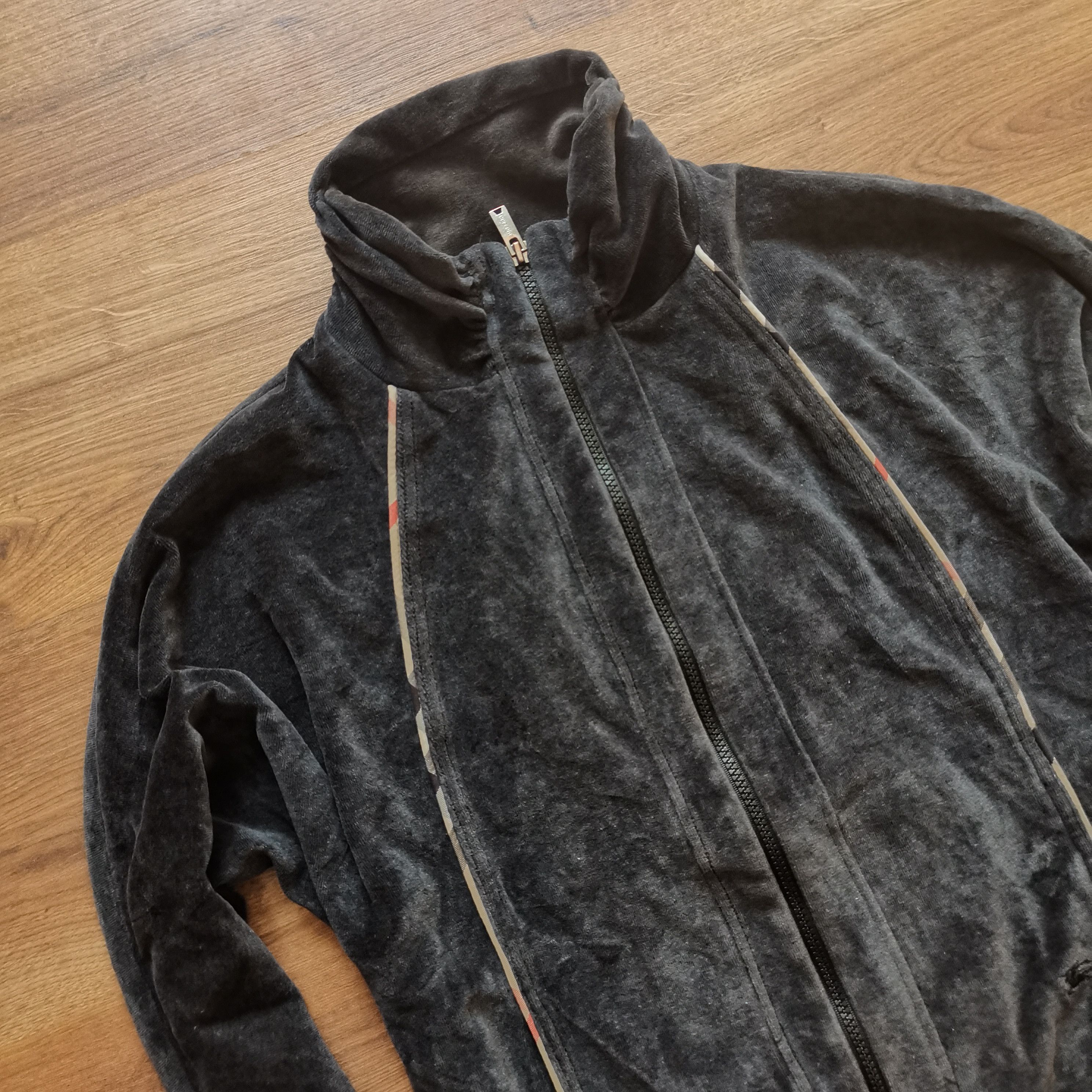Burberry Burberry women's fleece velour light jacket logo nova check Size L / US 10 / IT 46 - 2 Thumbnail