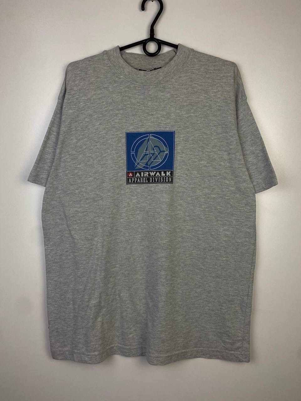 AirWalk Apparel Division skateboard street wear size m