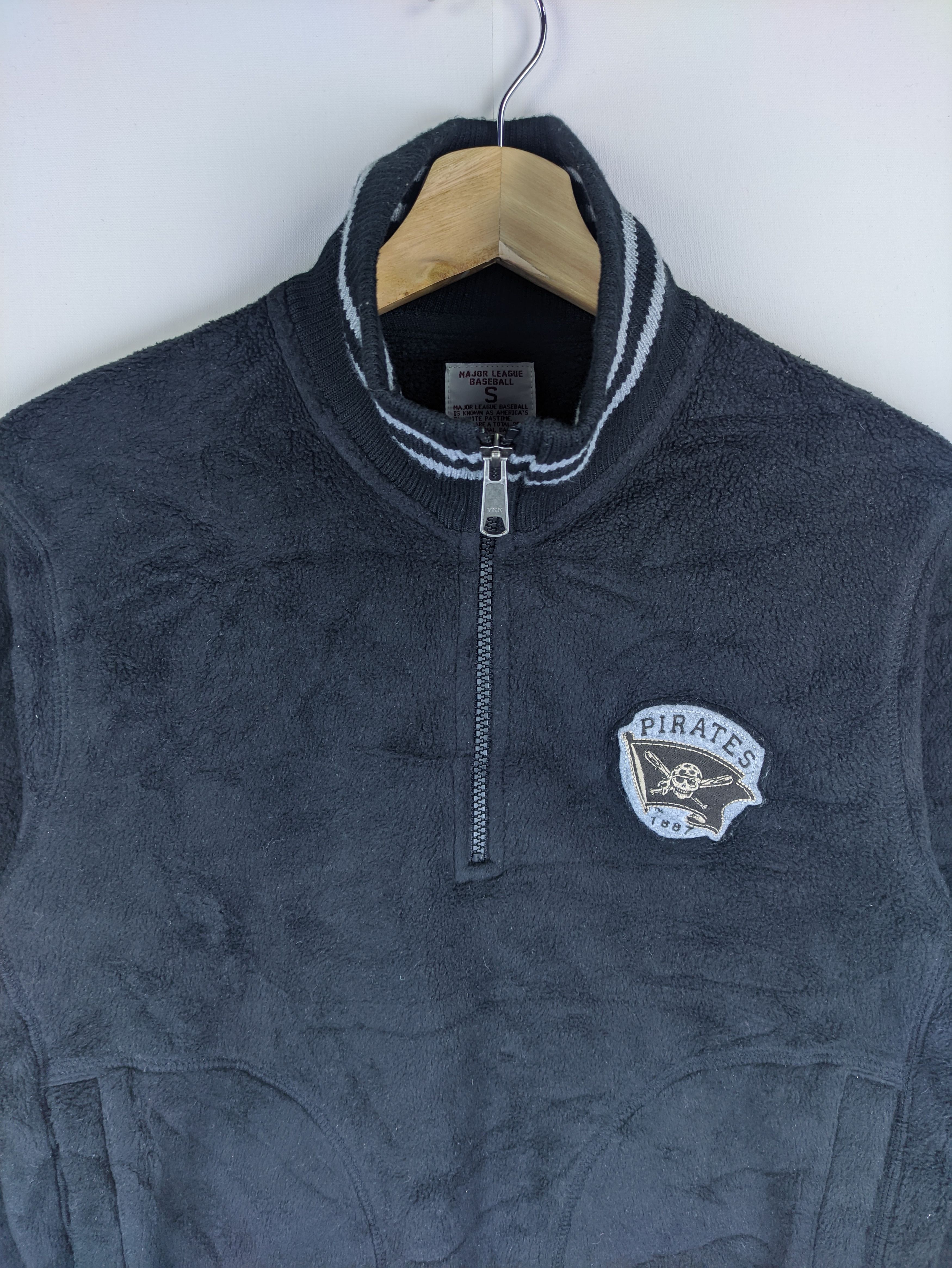 Uniqlo Steals🔥Uniqlo Fleece Sweater Quater Zipper MLB Pirate Size US S / EU 44-46 / 1 - 6 Thumbnail