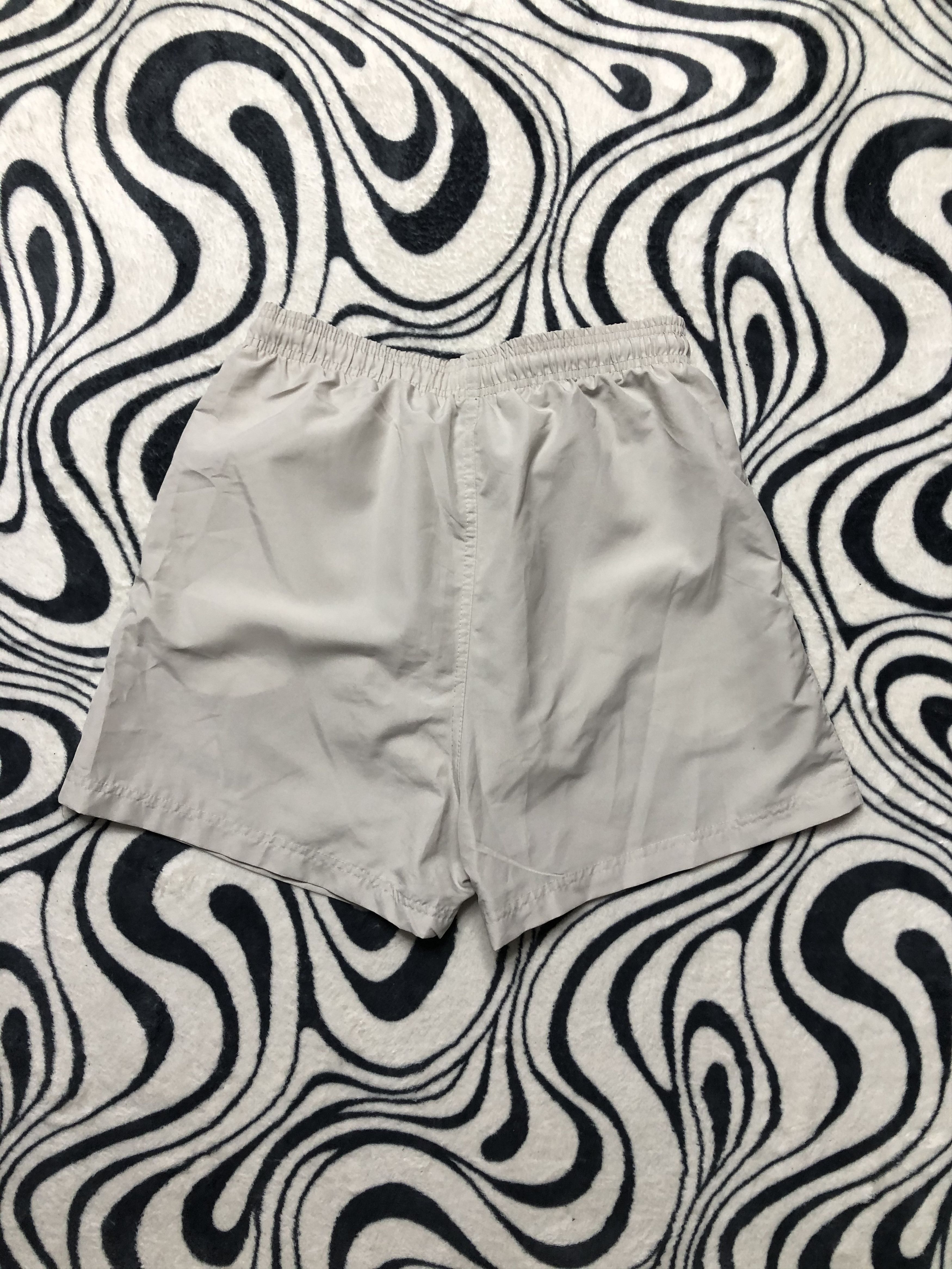 Le Coq Sportif Le Coq Sportif Vintage Mens Nylon Shorts Size US 36 / EU 52 - 5 Thumbnail