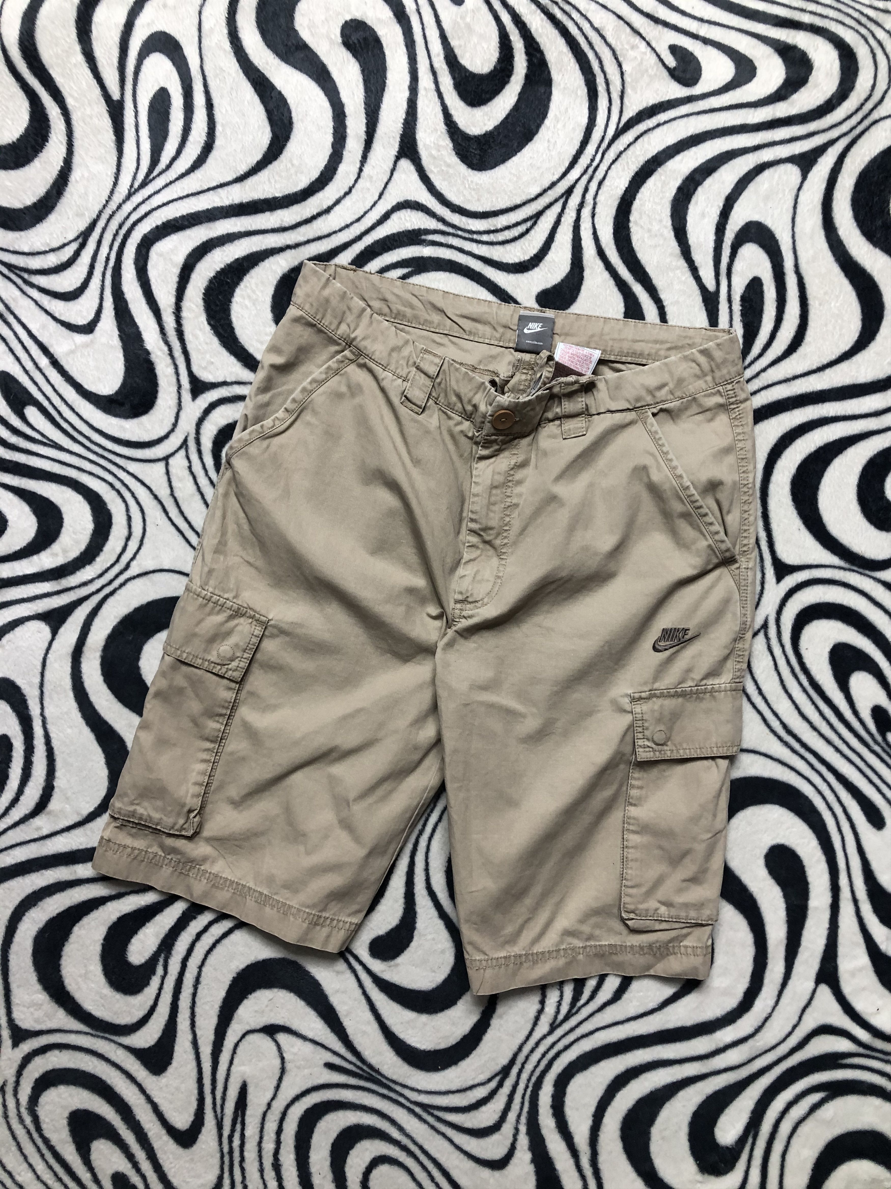 Nike Nike Vintage Mens Cargo Shorts Y2K Size US 32 / EU 48 - 1 Thumbnail