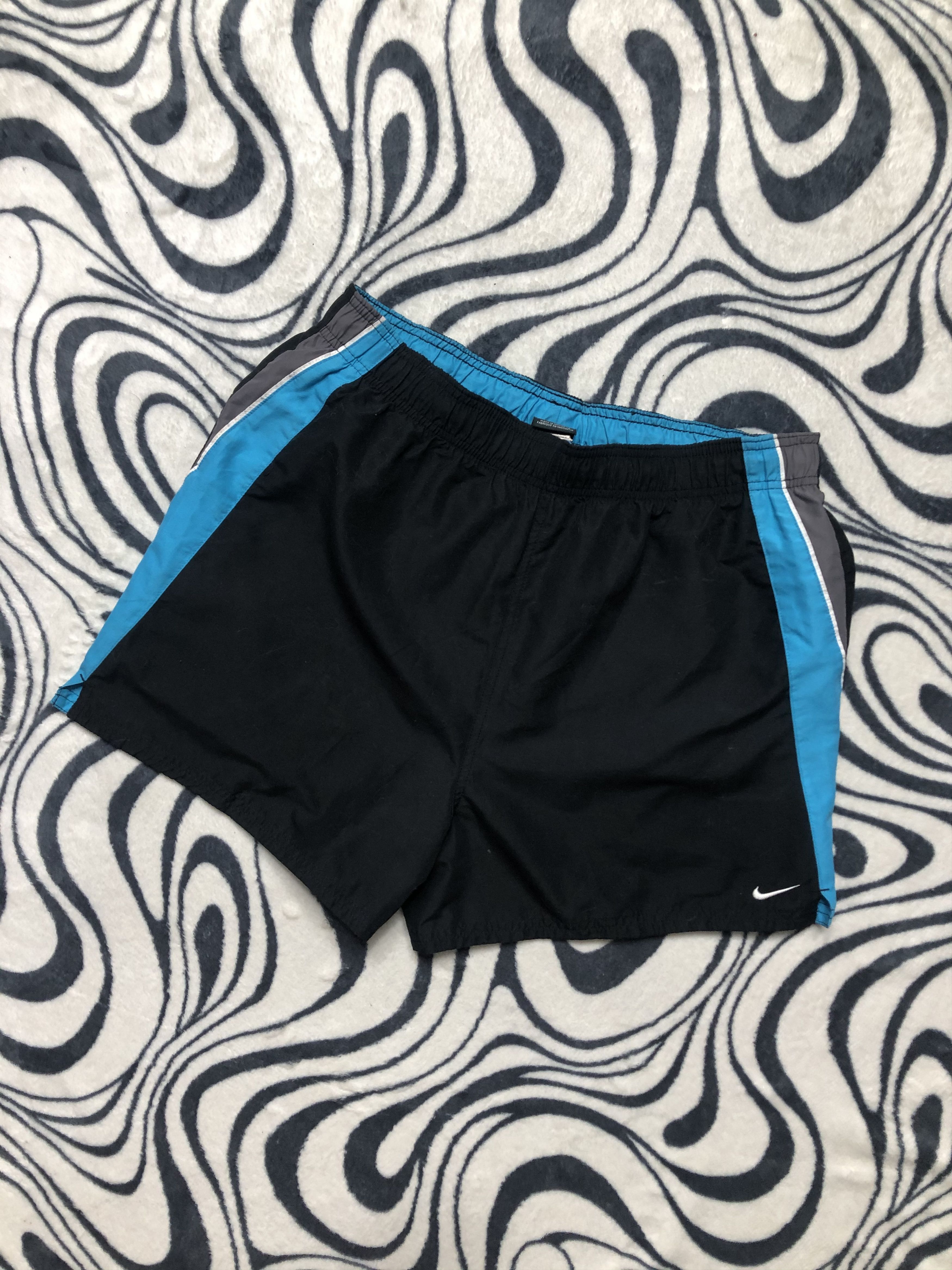 Nike Nike Vintage Mens Nylon Shorts Y2K Size US 34 / EU 50 - 1 Thumbnail