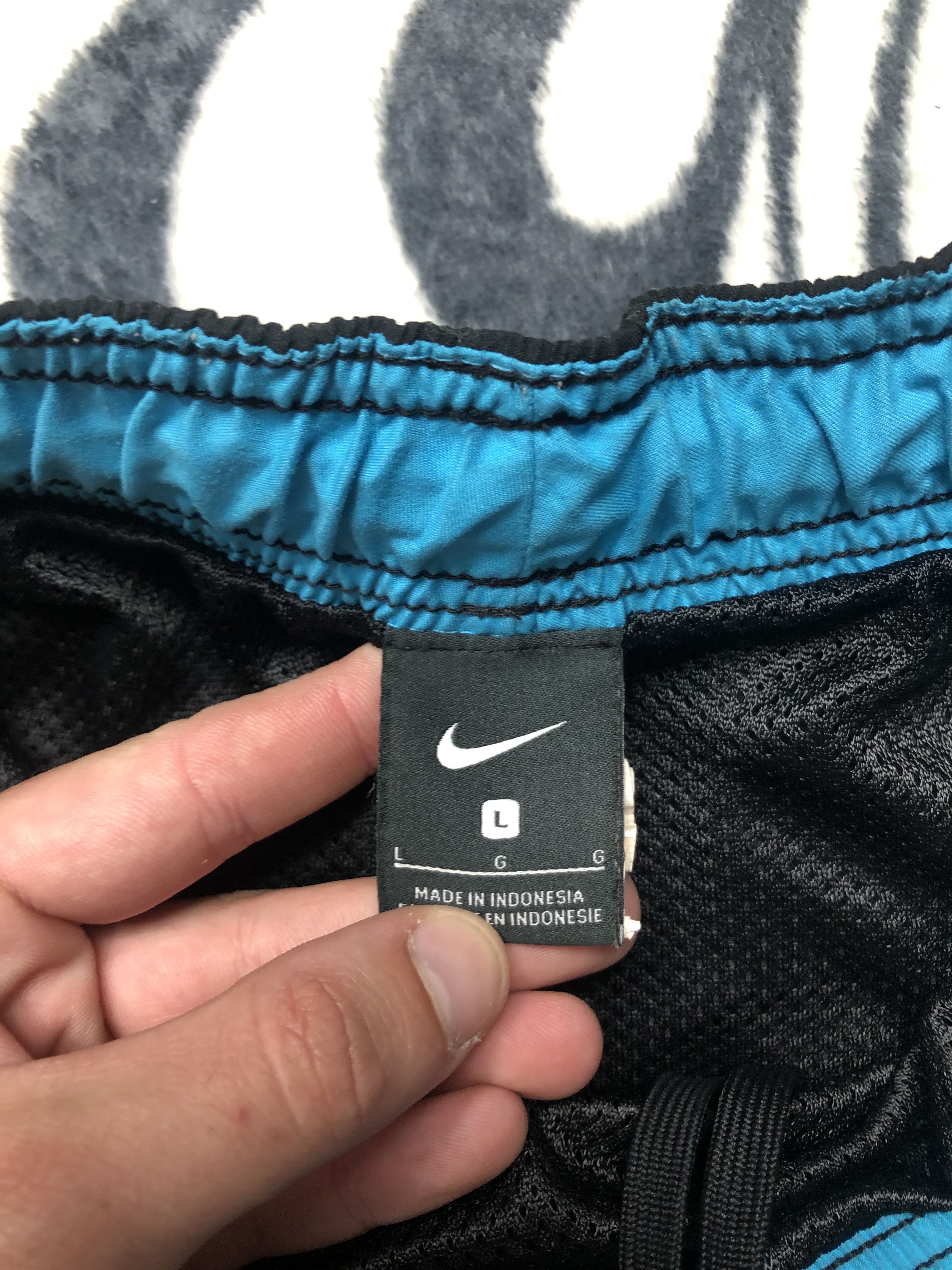Nike Nike Vintage Mens Nylon Shorts Y2K Size US 34 / EU 50 - 3 Thumbnail