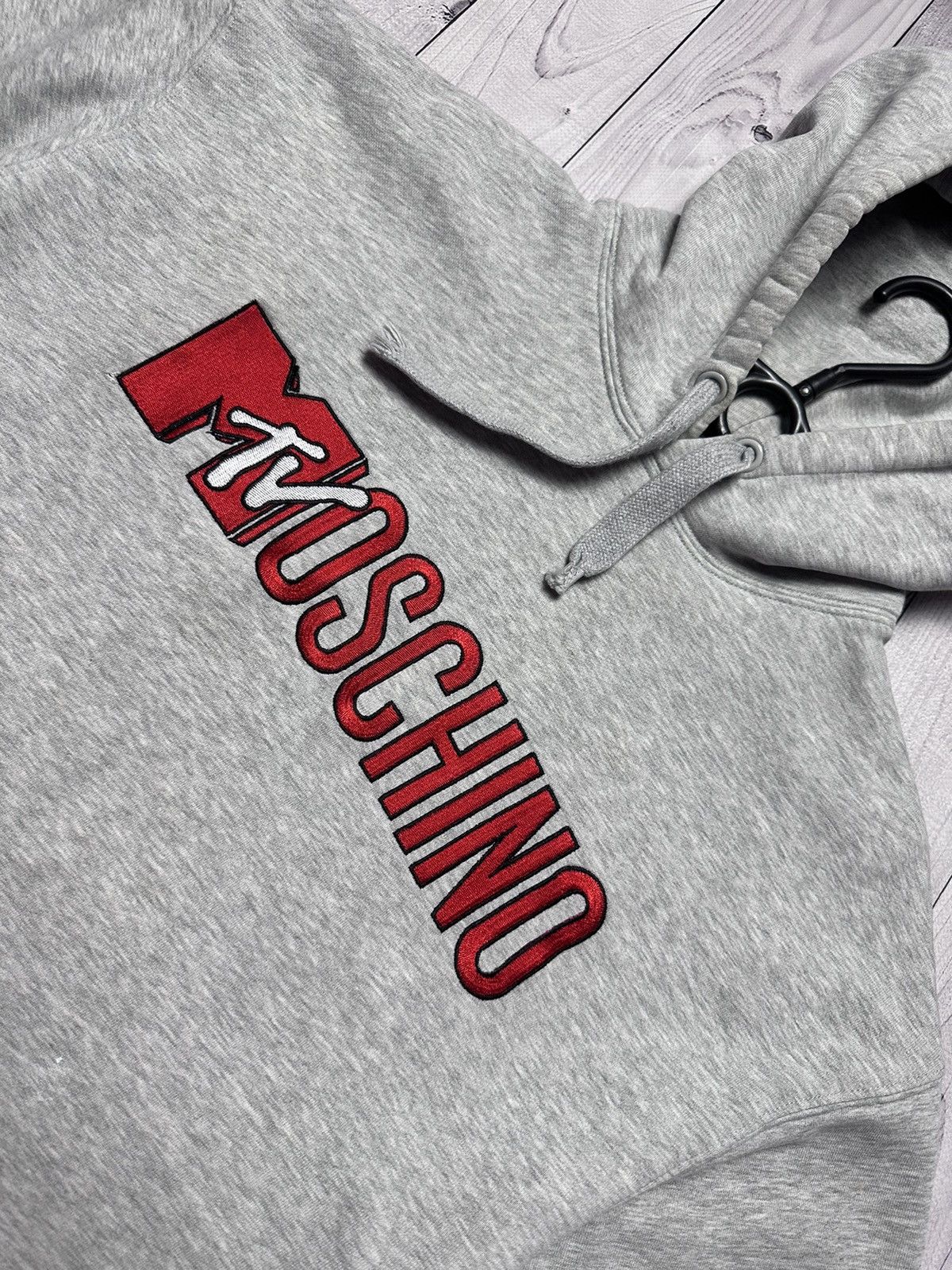 Moschino × Vintage Vintage Moschino Tv box logo hoodie rare size S Size US S / EU 44-46 / 1 - 3 Thumbnail