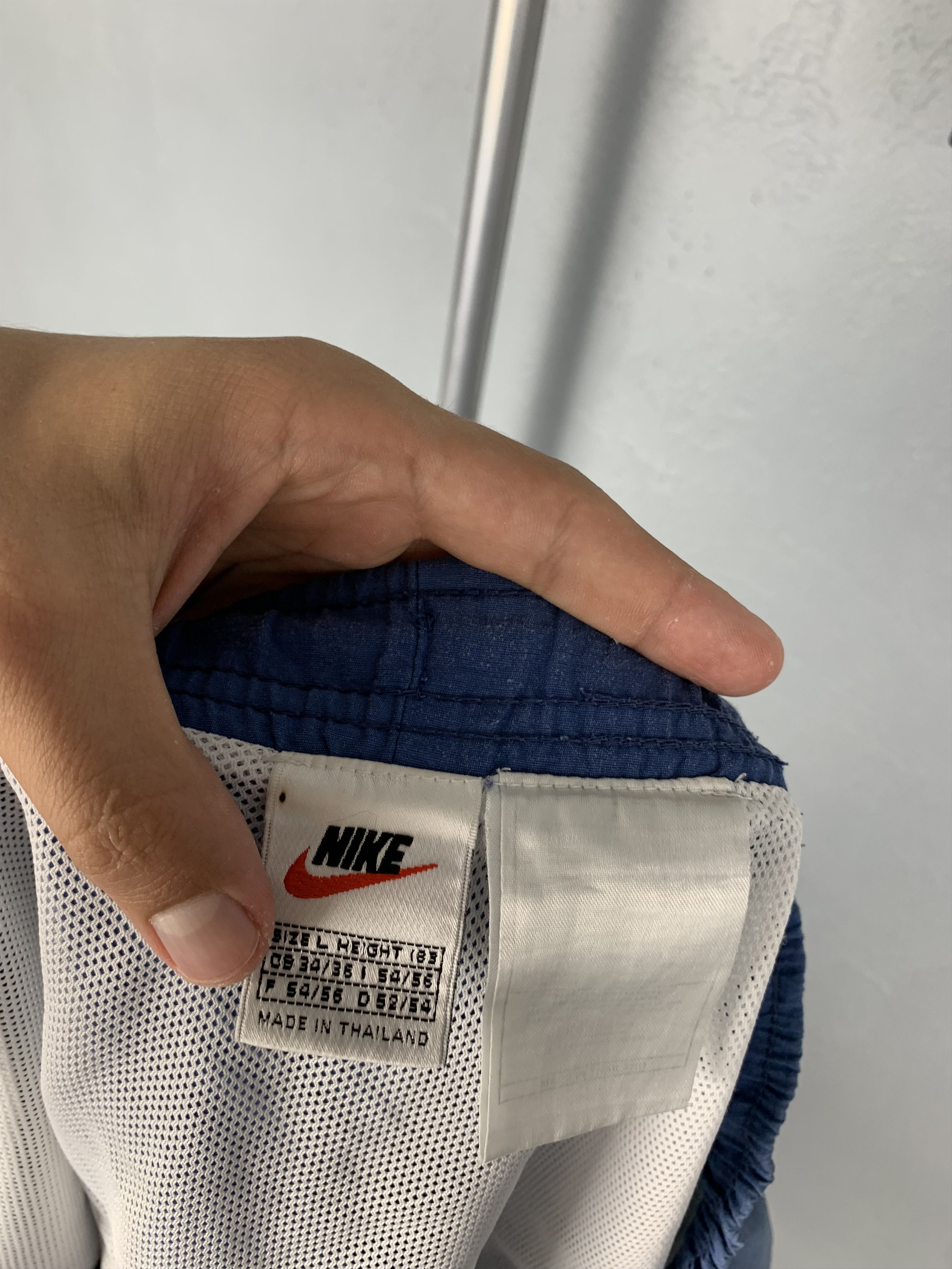 Nike × Vintage Nike 90s Vintage Sun Faded Mens Nylon Shorts Swoosh Size US 34 / EU 50 - 8 Thumbnail
