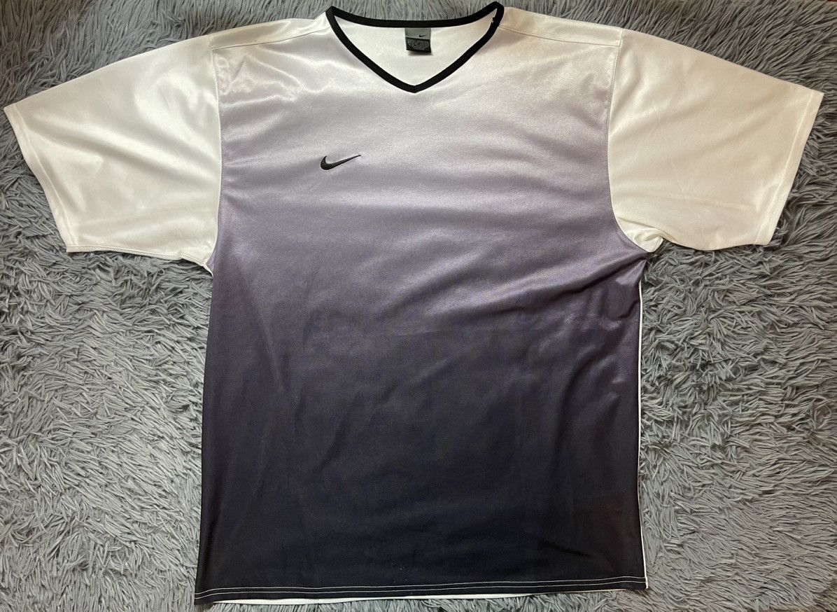 Nike × Vintage Nike Y2K vintage silver metallic t-shirt Size US L / EU 52-54 / 3 - 2 Thumbnail
