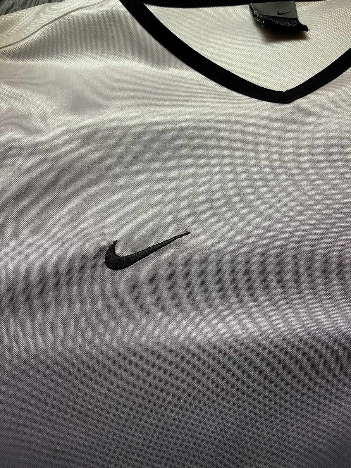 Nike × Vintage Nike Y2K vintage silver metallic t-shirt Size US L / EU 52-54 / 3 - 3 Thumbnail